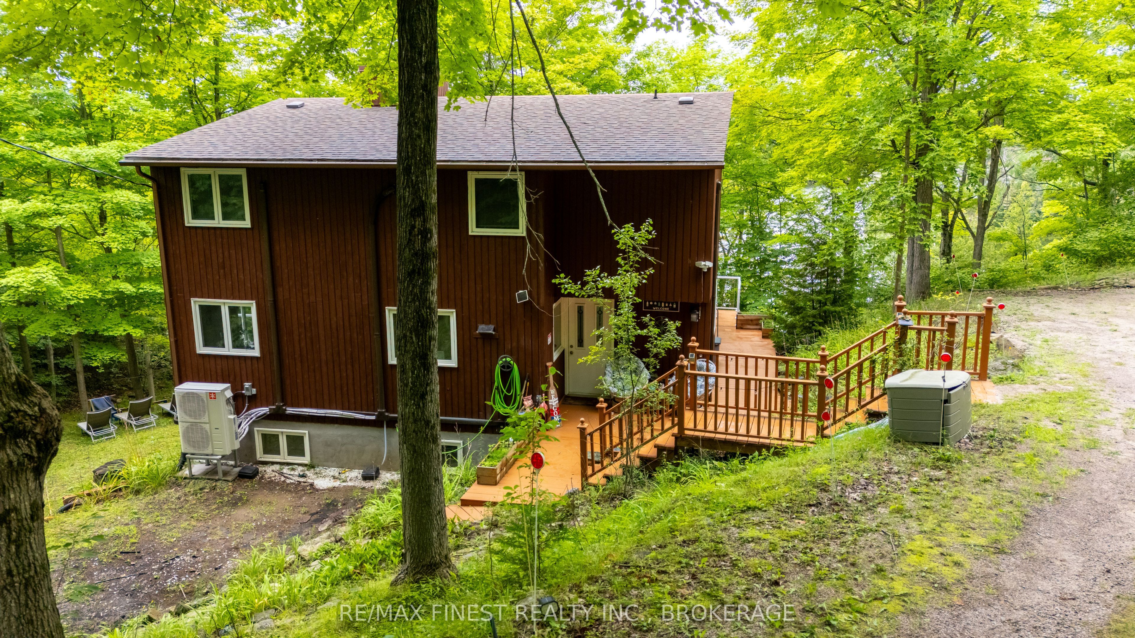 1066 Mountvale Point Road, Frontenac, ON K0H 2P0 photo 2