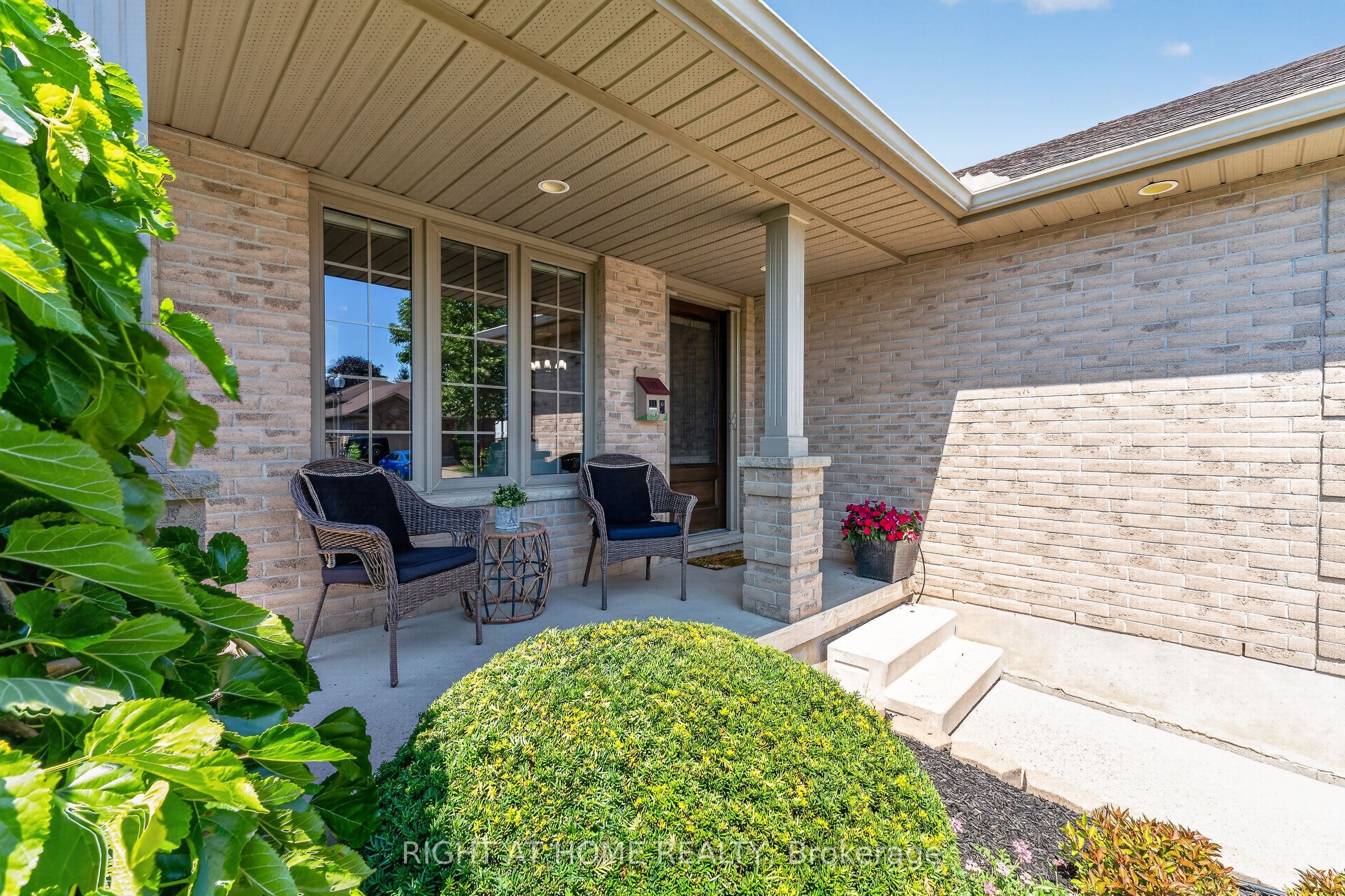 10 Galbraith Court, St. Thomas, ON N5R 6G8 photo 2