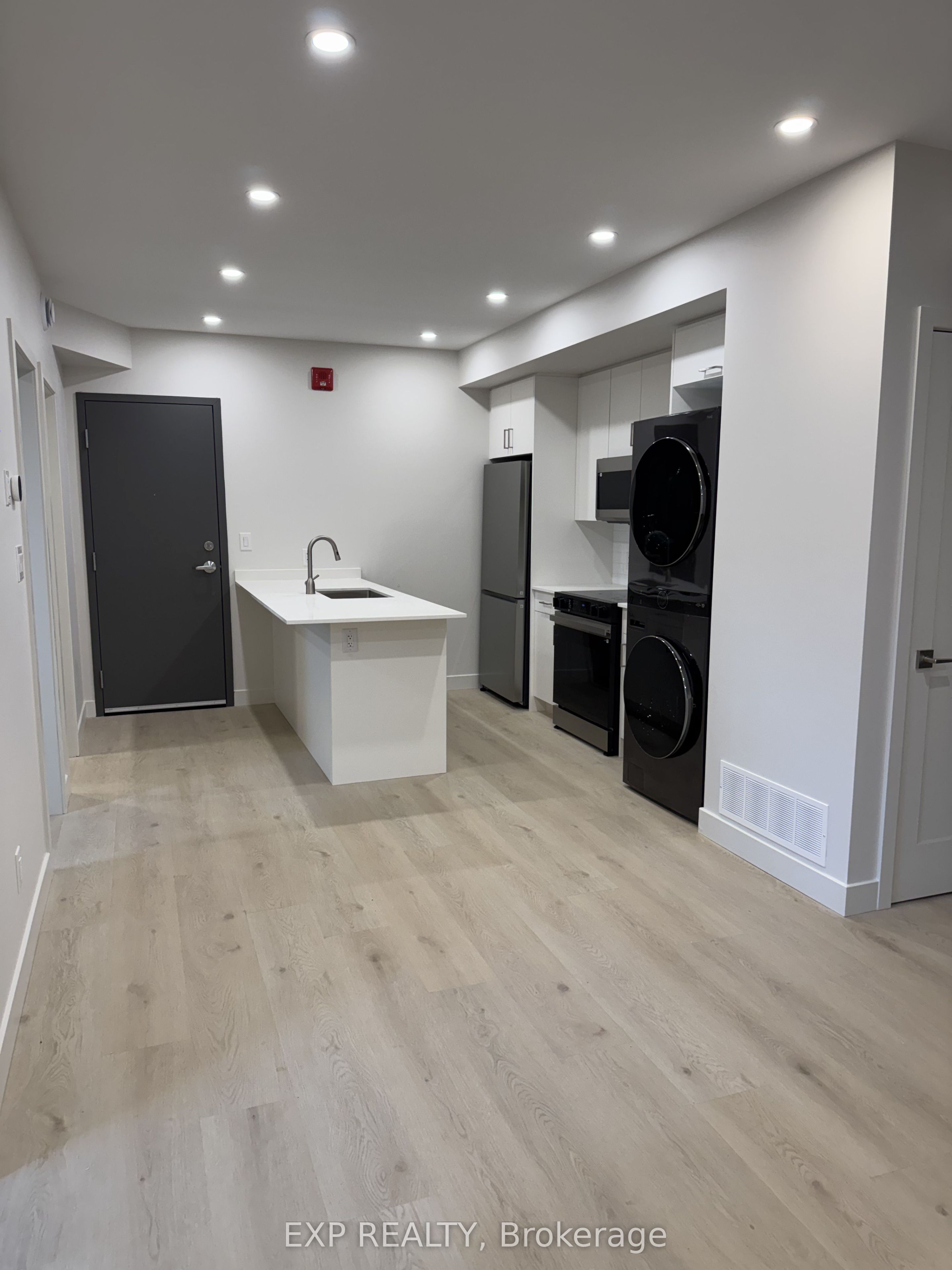 1301 Dorchester Avenue 1, Carlington - Central Park, ON K1Z 8E8 photo 3