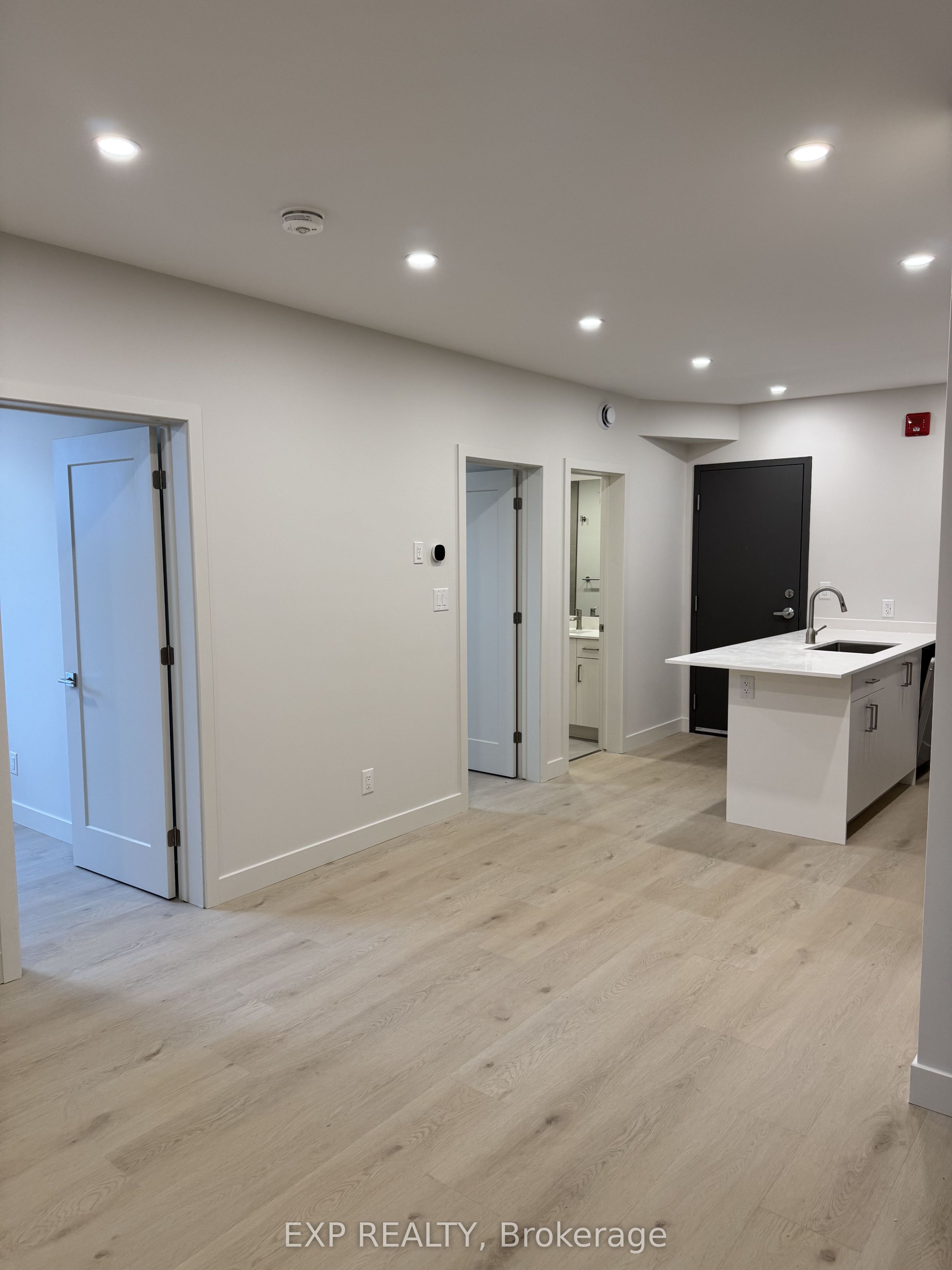 1301 Dorchester Avenue 1, Carlington - Central Park, ON K1Z 8E8 photo 5
