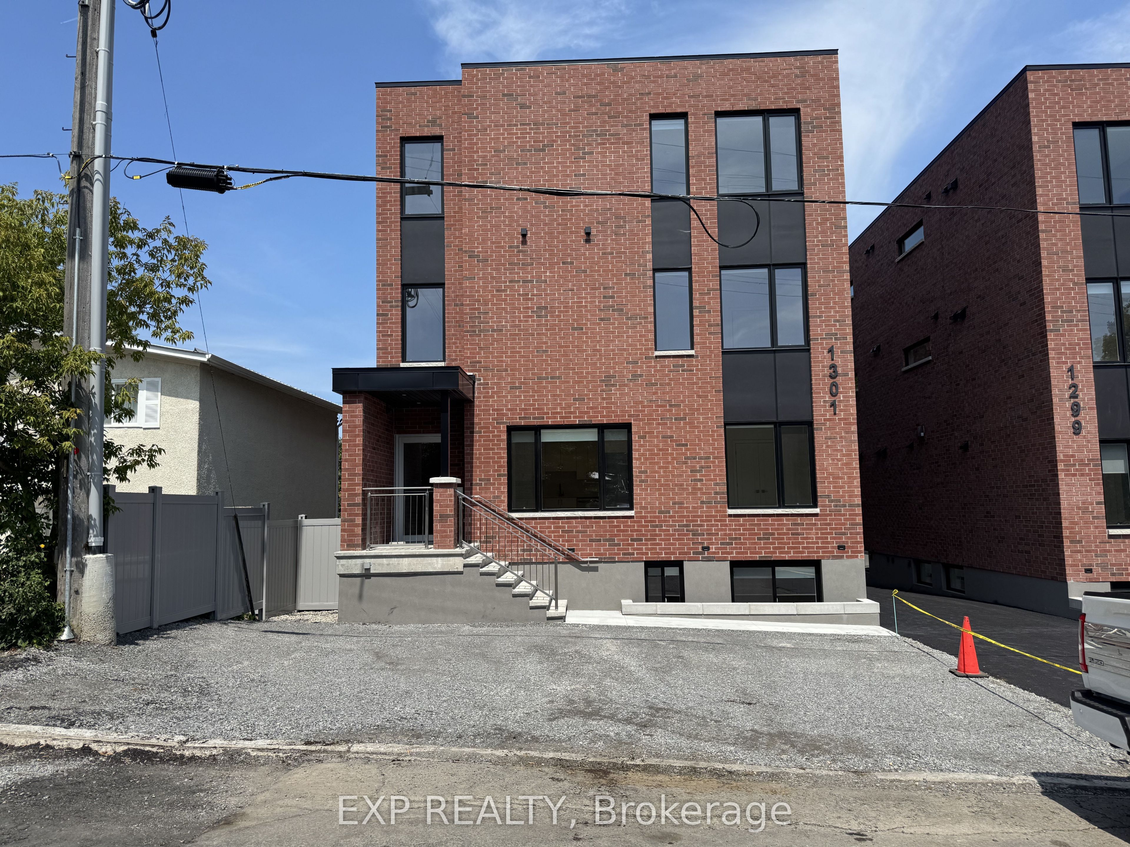 1301 Dorchester Avenue 4, Carlington - Central Park, ON K1Z 8E8