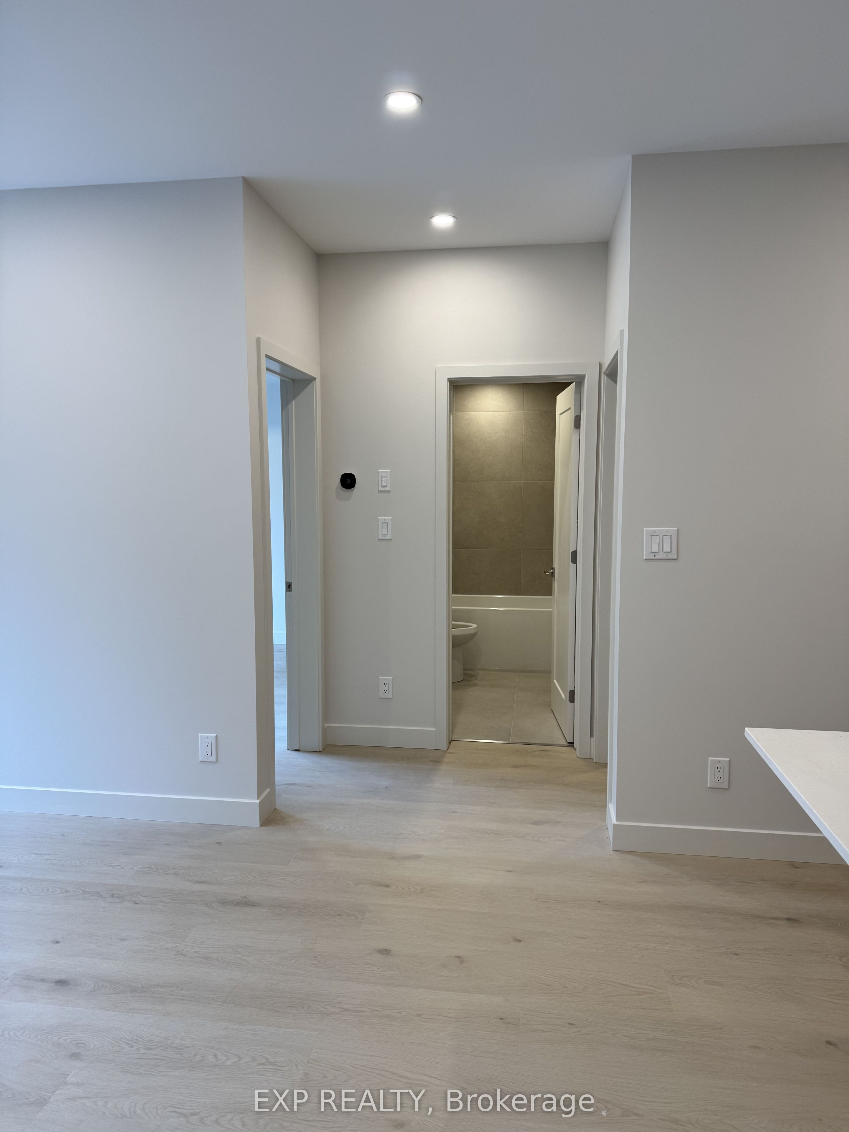 1301 Dorchester Avenue 4, Carlington - Central Park, ON K1Z 8E8 photo 4