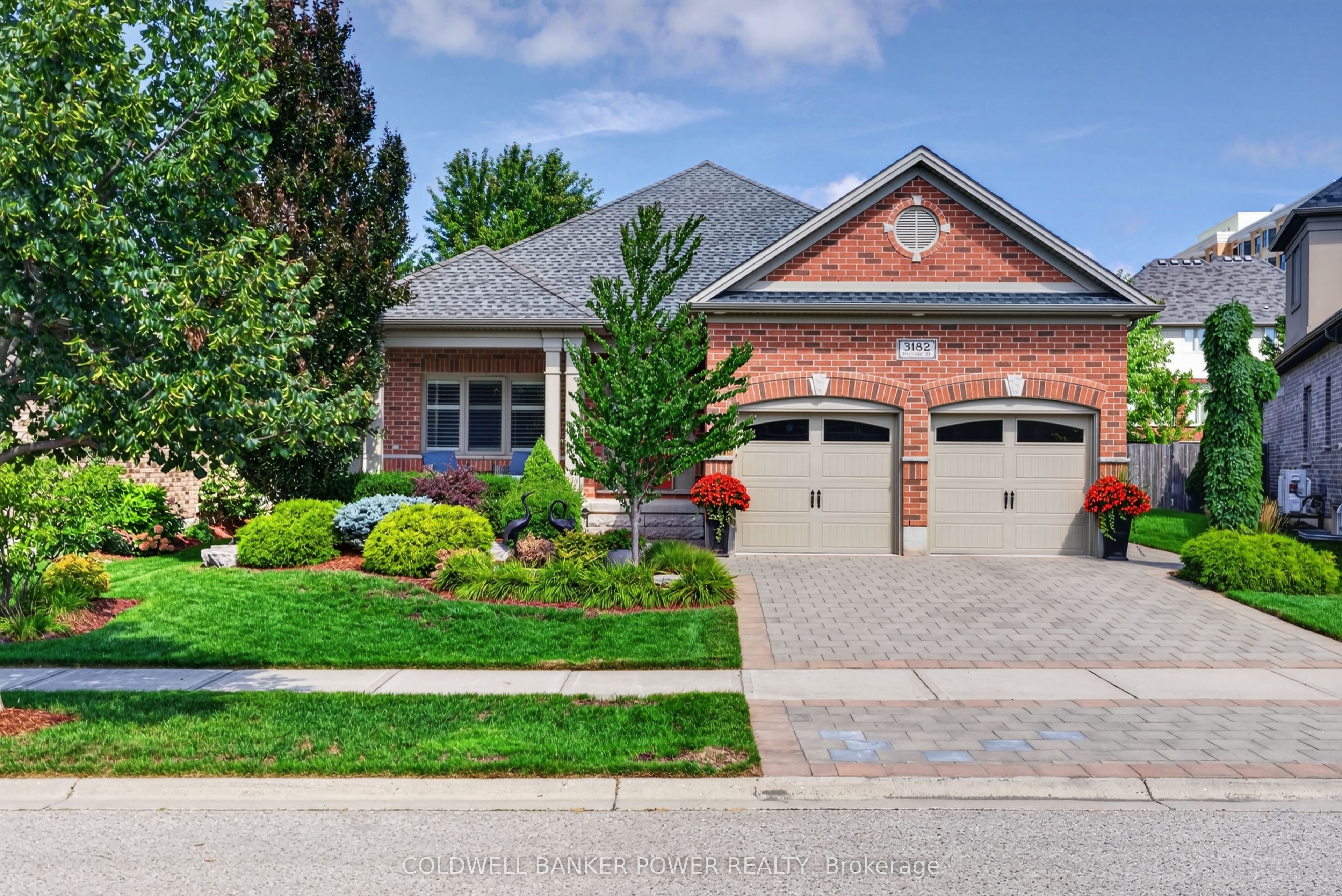 3182 Pincombe Drive, London South, ON N6L 0B4