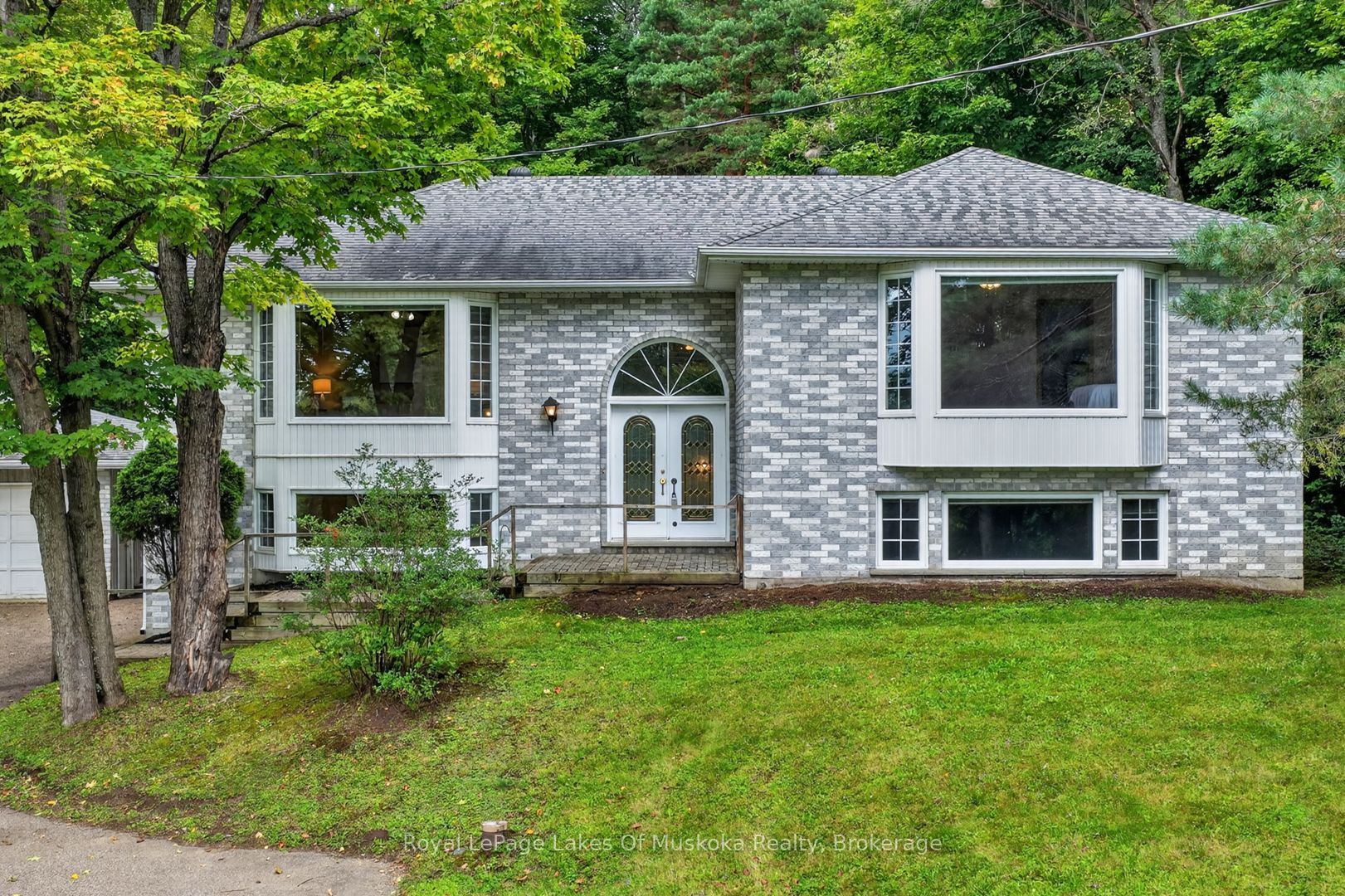 9 Silver Street, Huntsville, ON P1H 1M1 photo 2