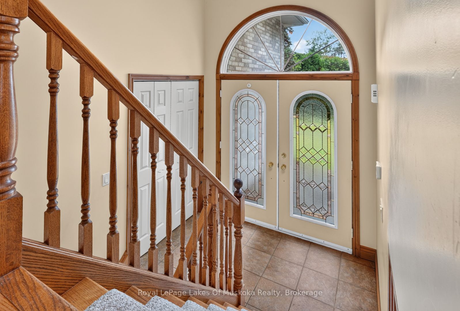 9 Silver Street, Huntsville, ON P1H 1M1 photo 3