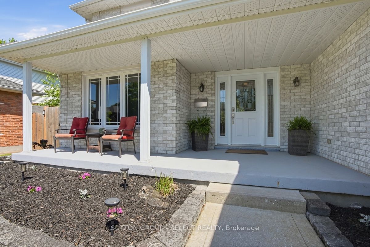 60 Edgevalley Road, London East, ON N5Y 5M5 photo 4
