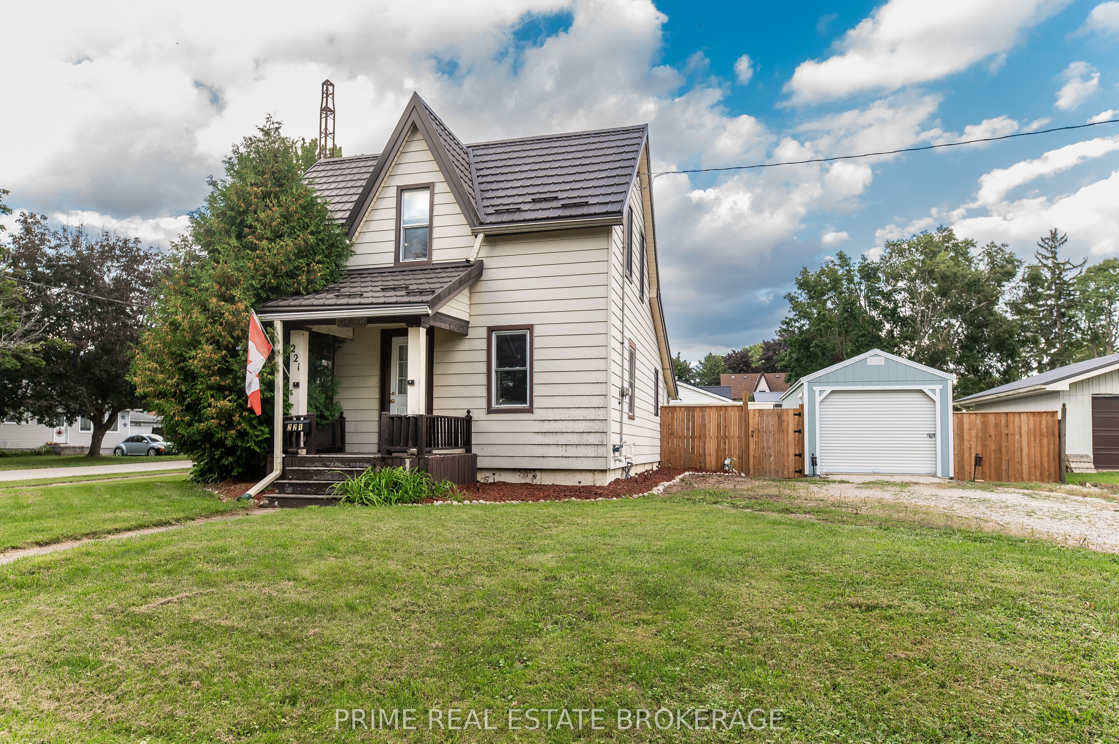 221 Third Street, West Elgin, ON N0L 2C0