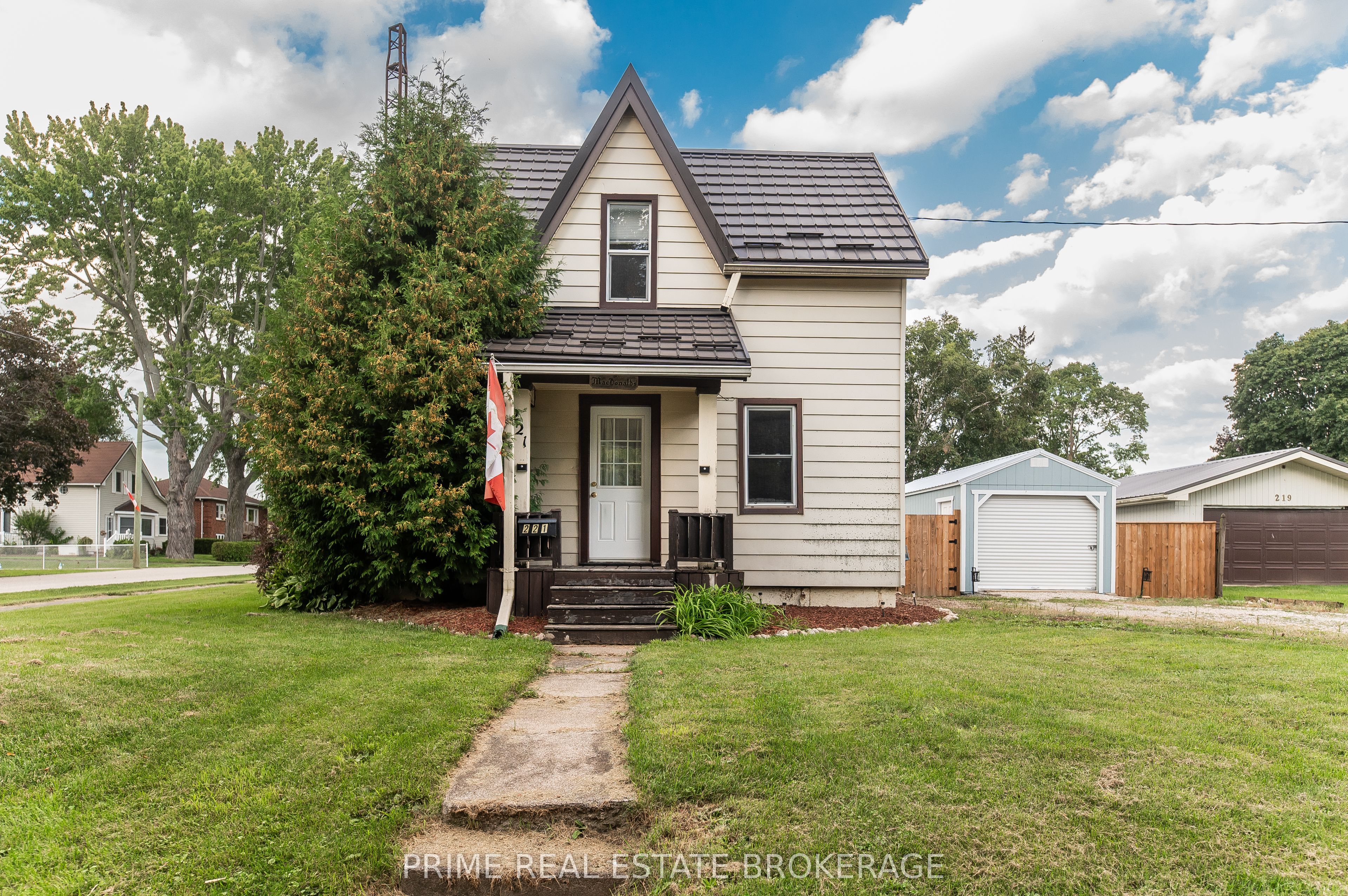 221 Third Street, West Elgin, ON N0L 2C0 photo 2