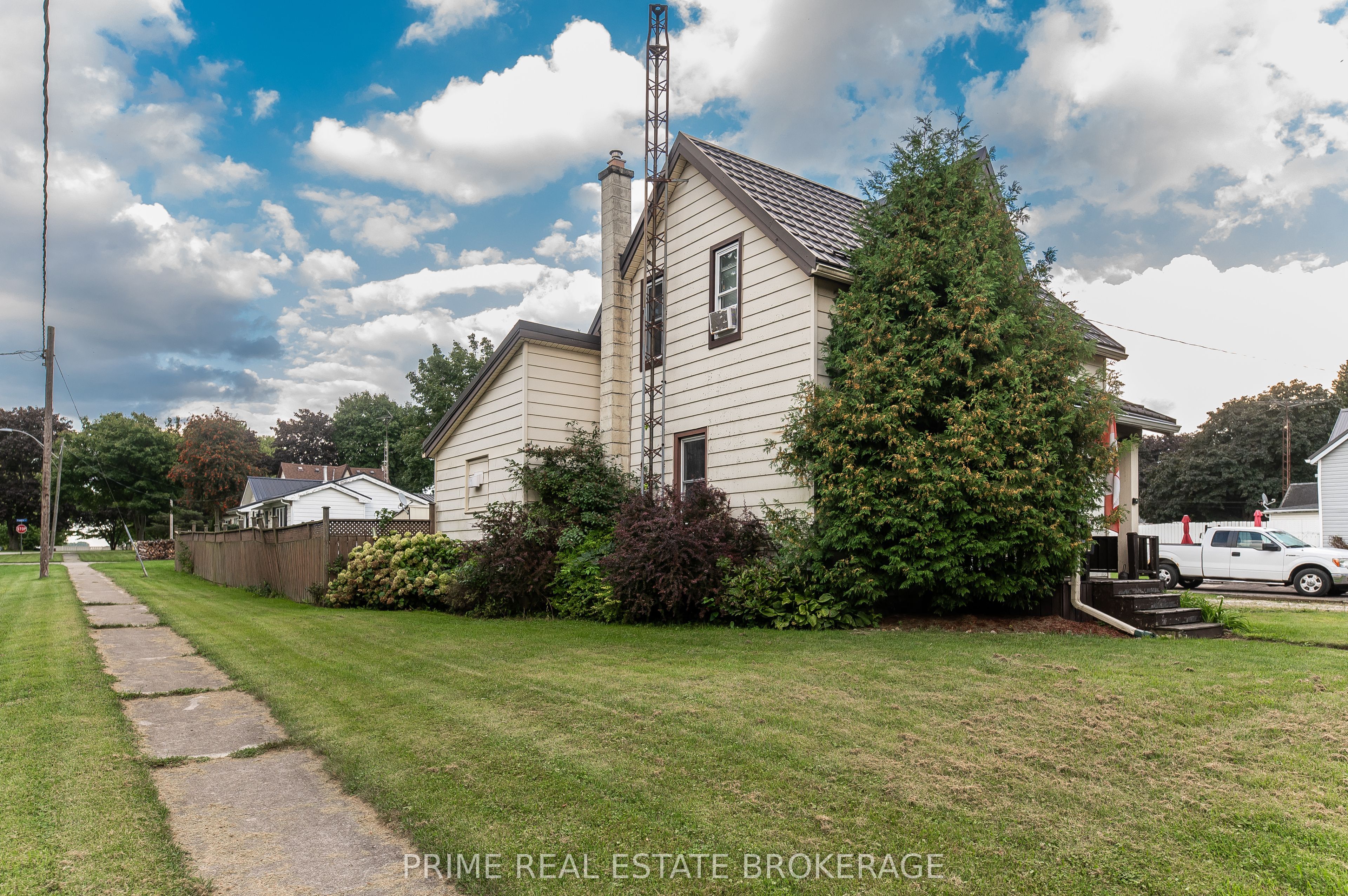 221 Third Street, West Elgin, ON N0L 2C0 photo 3