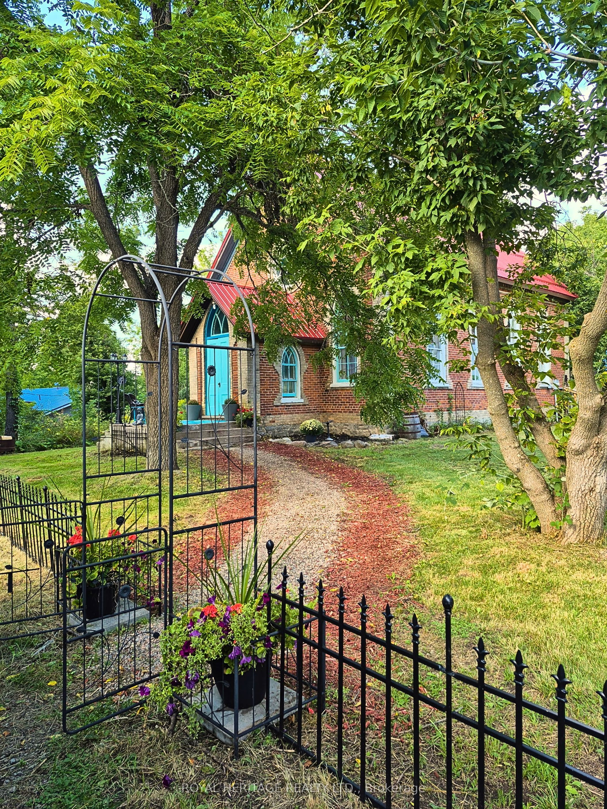 13 Richmond Street E, Kawartha Lakes, ON K0M 2B0 photo 2