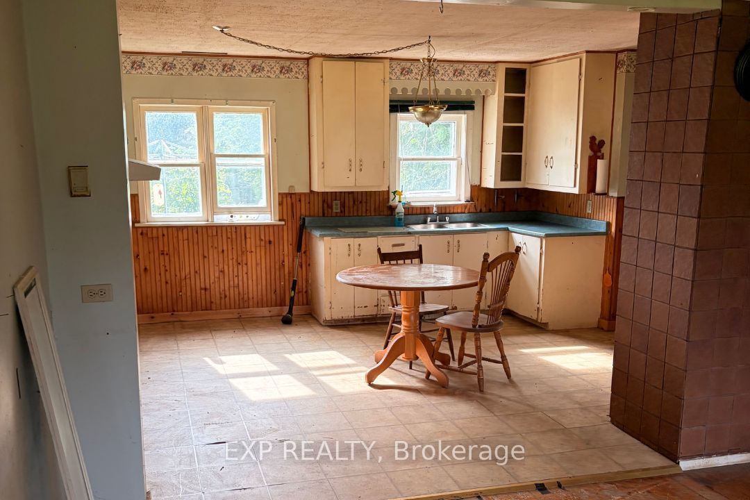325 County Rd 16 Road, Elizabethtown-Kitley, ON K0G 1G0 photo 3