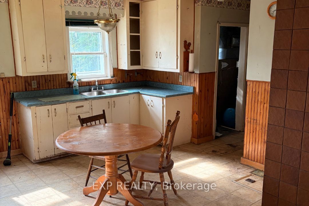 325 County Rd 16 Road, Elizabethtown-Kitley, ON K0G 1G0 photo 4