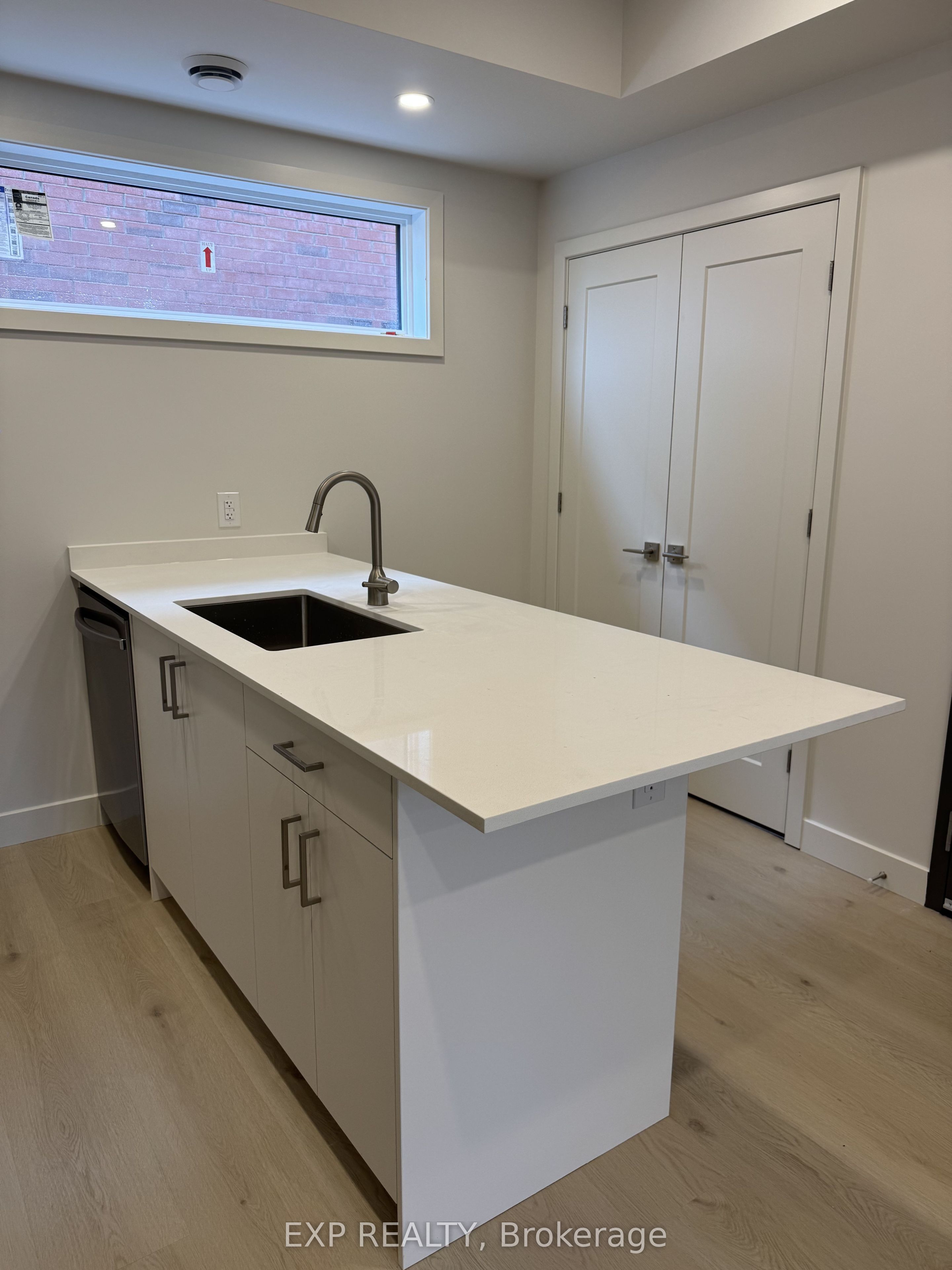 1301 Dorchester Avenue 7, Carlington - Central Park, ON K1Z 8E8 photo 4
