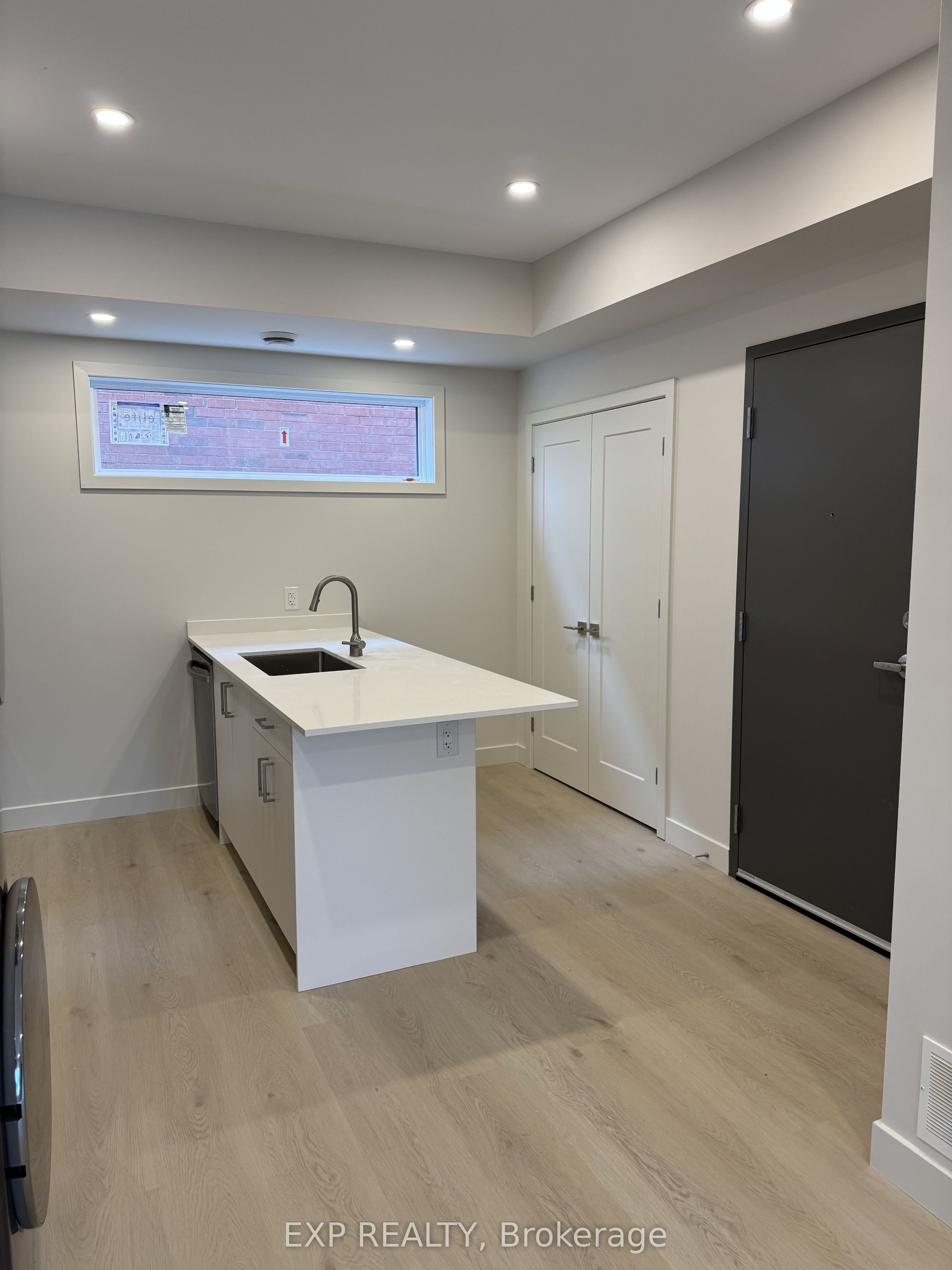 1301 Dorchester Avenue 7, Carlington - Central Park, ON K1Z 8E8 photo 5