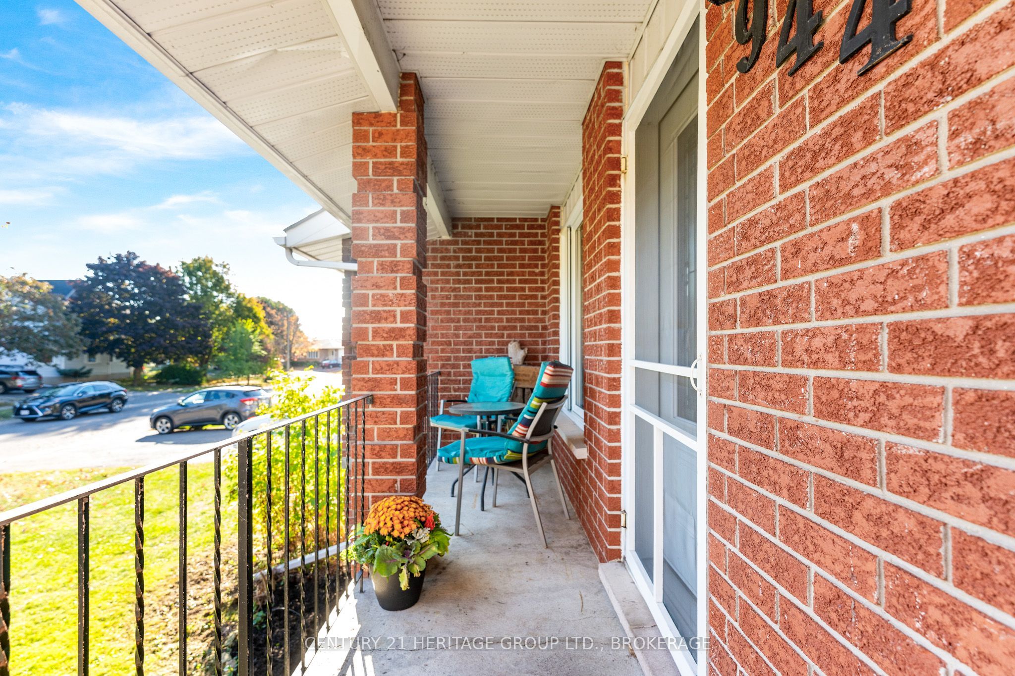 944 Warburton Crescent, Kingston, ON K7M 8L1 photo 2