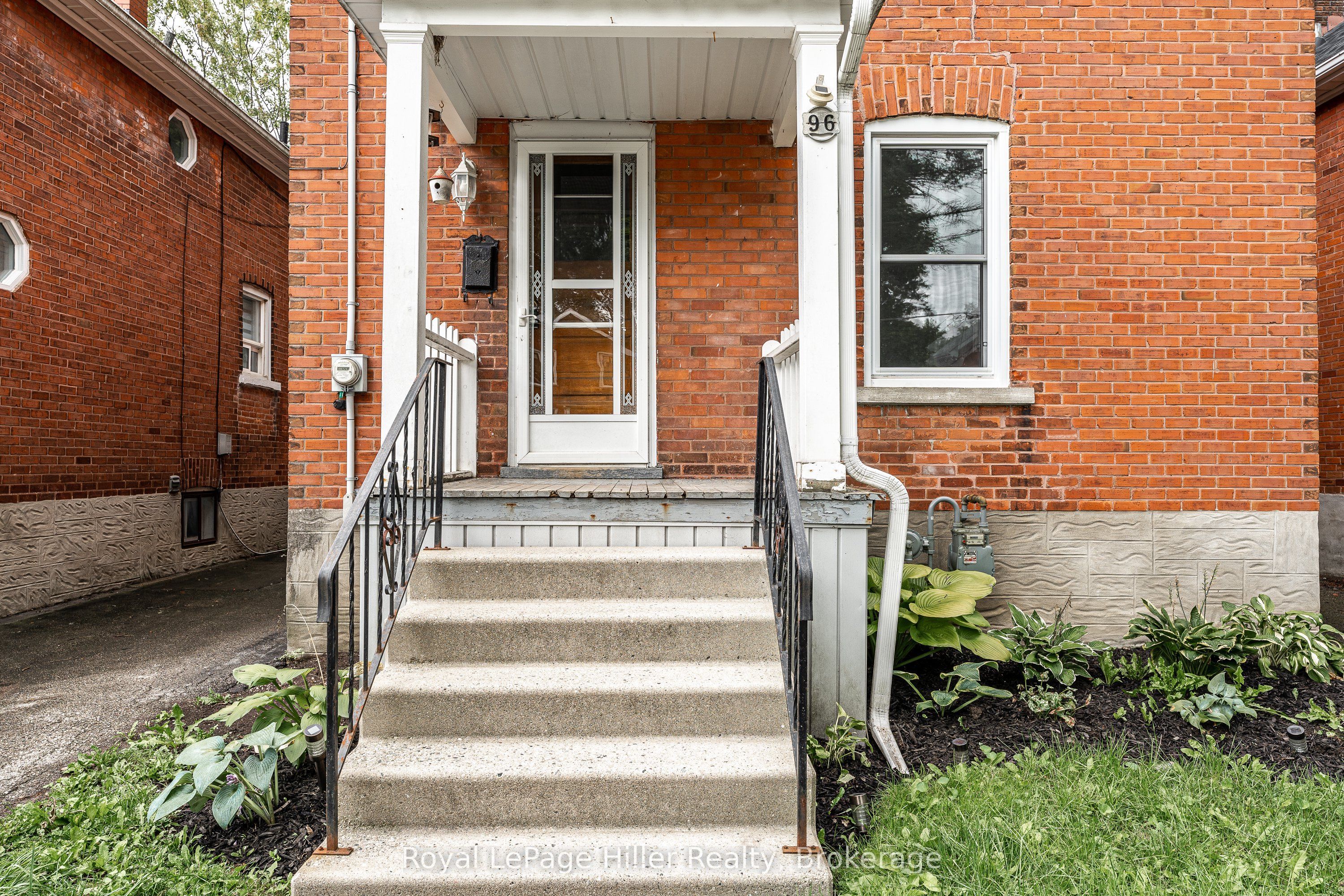 96 McNab Street, Stratford, ON N5A 1Z2 photo 3