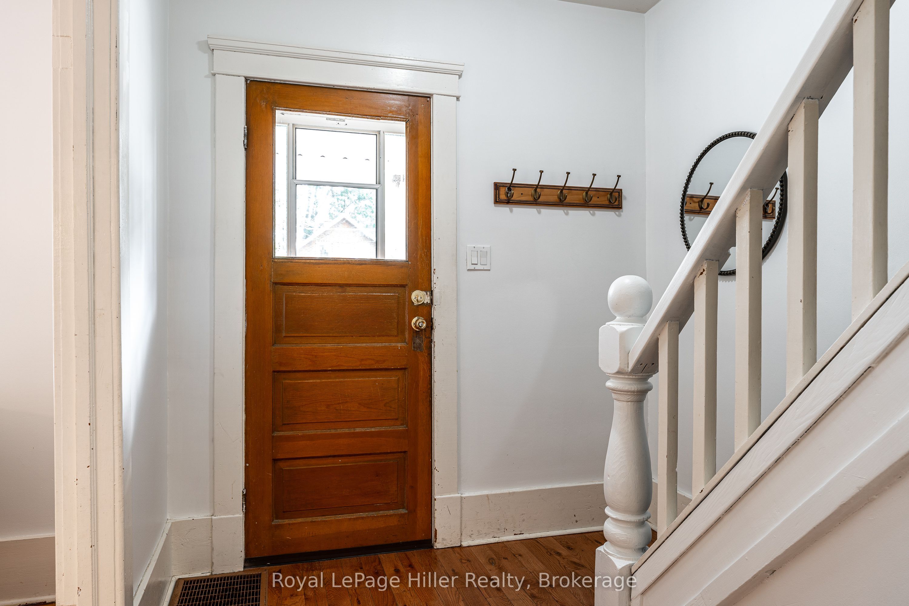 96 McNab Street, Stratford, ON N5A 1Z2 photo 4
