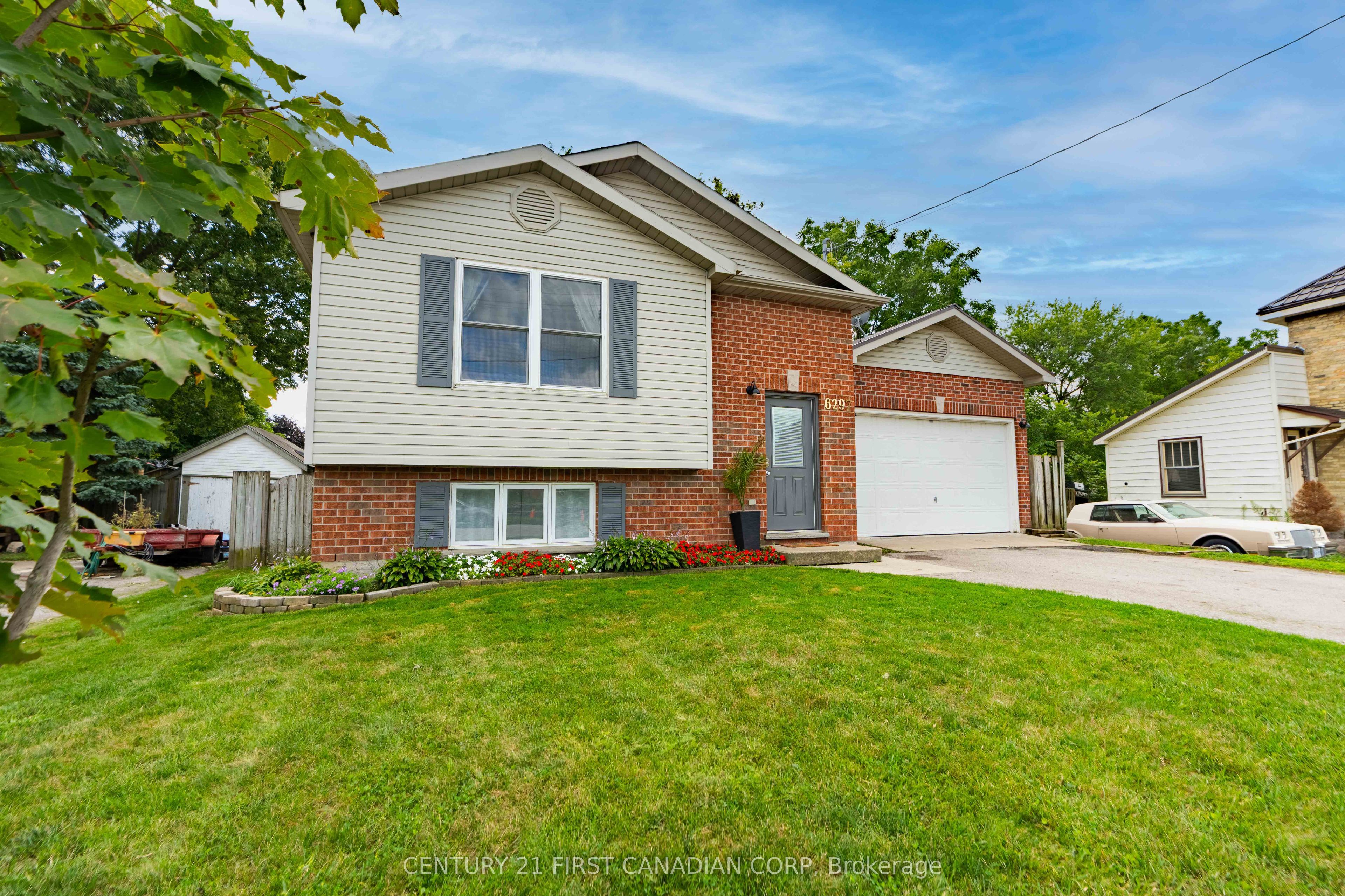 6297 William Street, Lucan Biddulph, ON N0B 2P0 photo 3