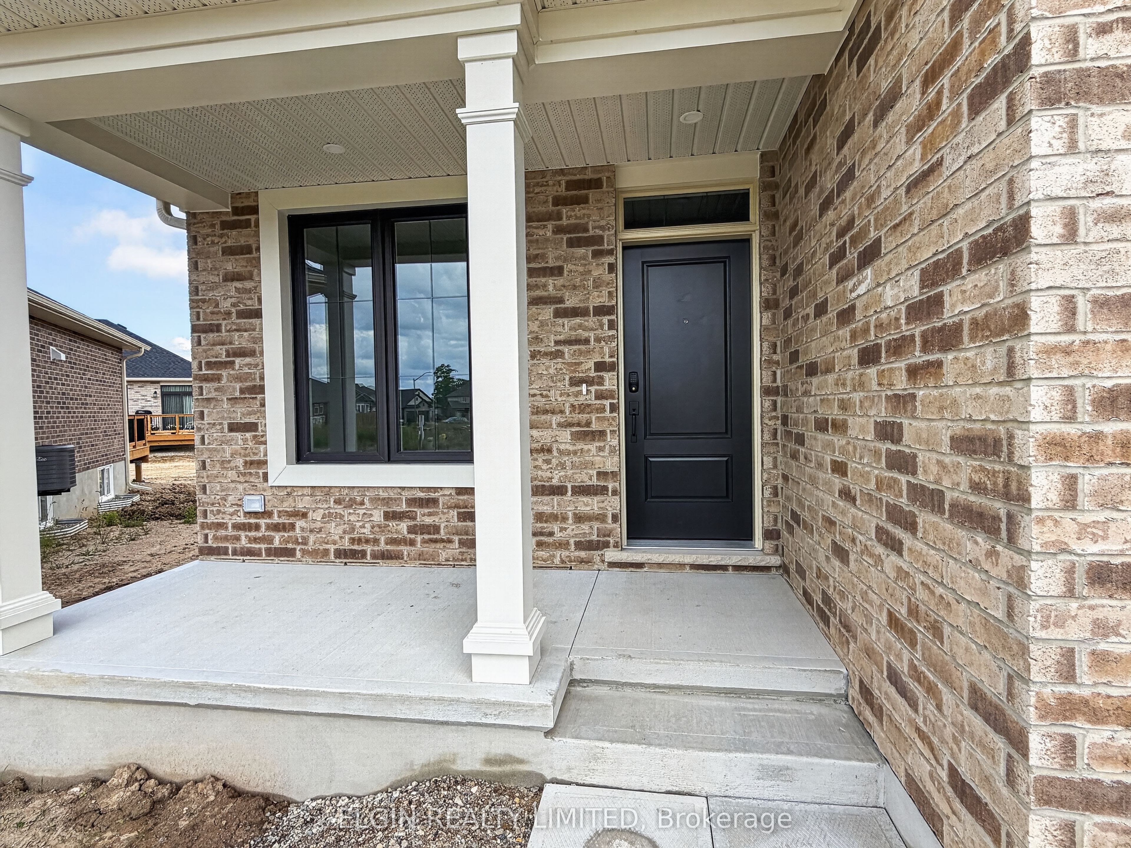 6 Thomas Court, Central Elgin, ON N5P 0E5 photo 2