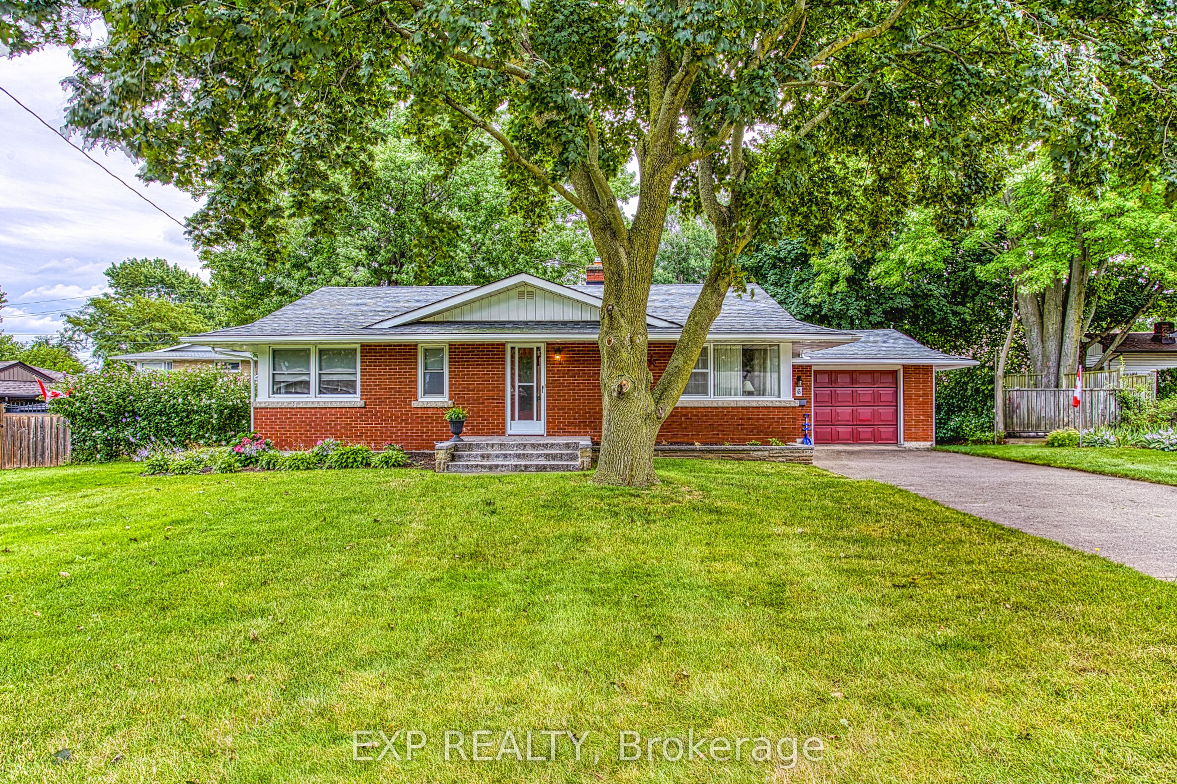 6 Cherrywood Avenue, Grimsby, ON L3M 2N1 photo 2