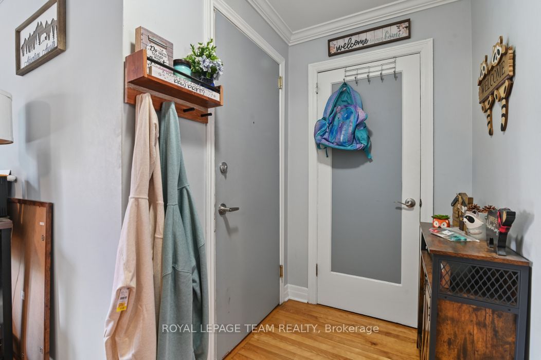 315 Lajoie Street, Vanier and Kingsview Park, ON K1L 7H3 photo 5