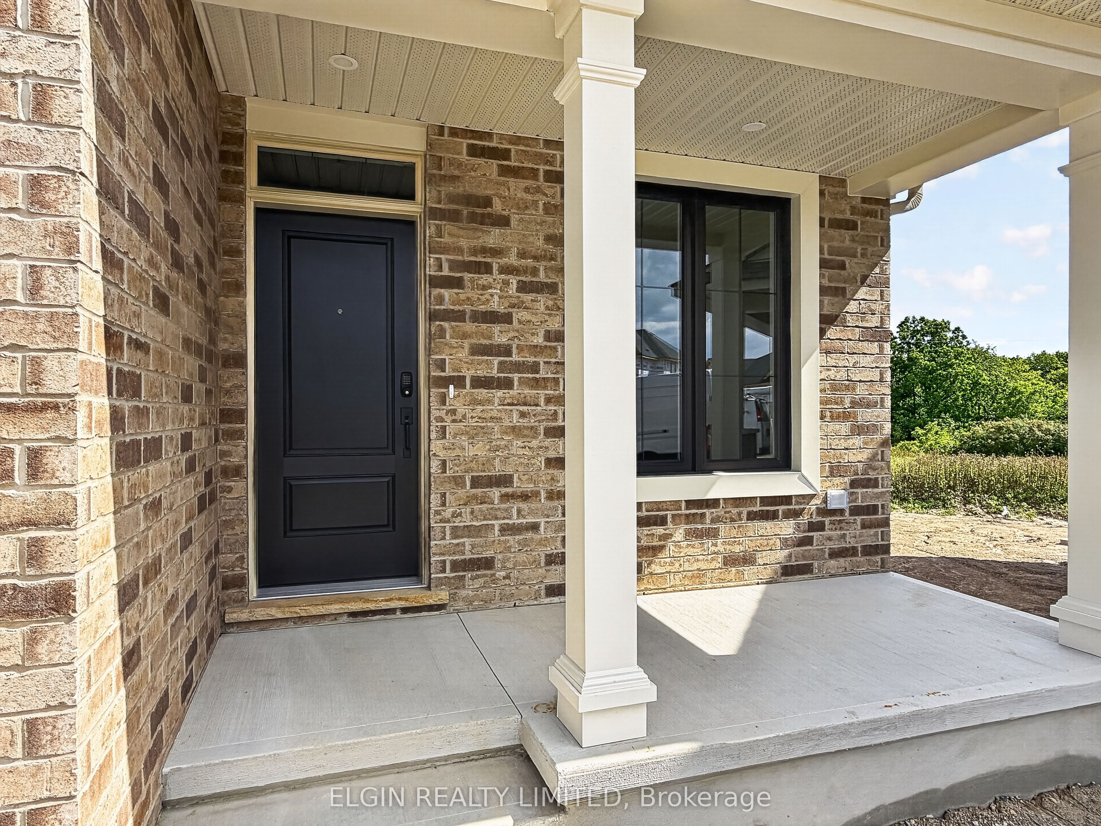 8 Thomas Court, Central Elgin, ON N5P 0E5 photo 2