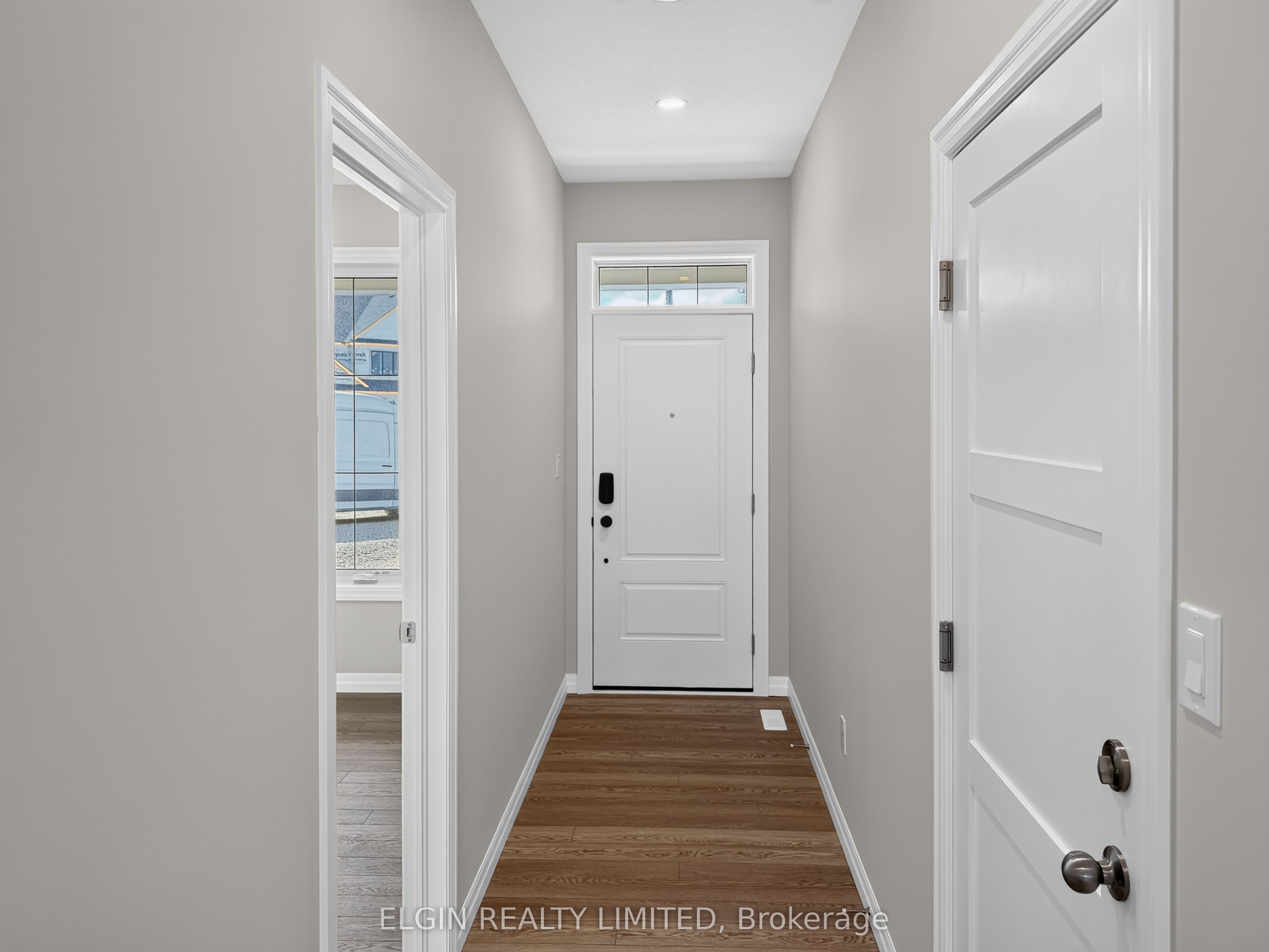 8 Thomas Court, Central Elgin, ON N5P 0E5 photo 3