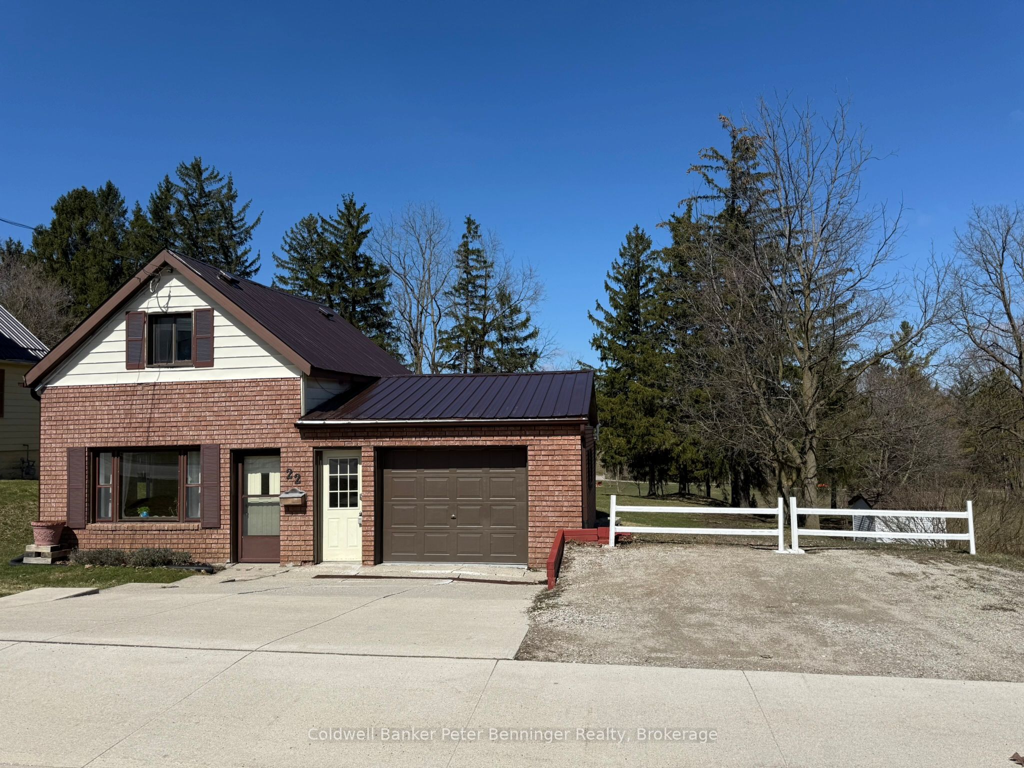 22 McGivern Street, Brockton, ON N0G 2V0 photo 2