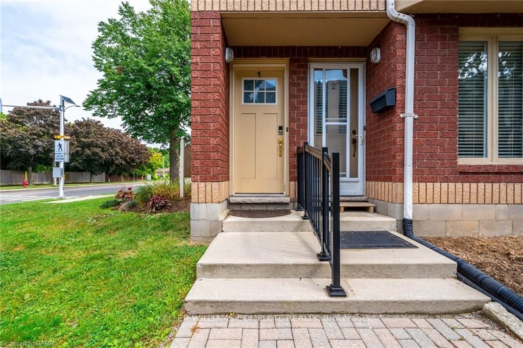 266 LIMERIDGE Road E 1, Hamilton, ON L9A 2S7 photo 2