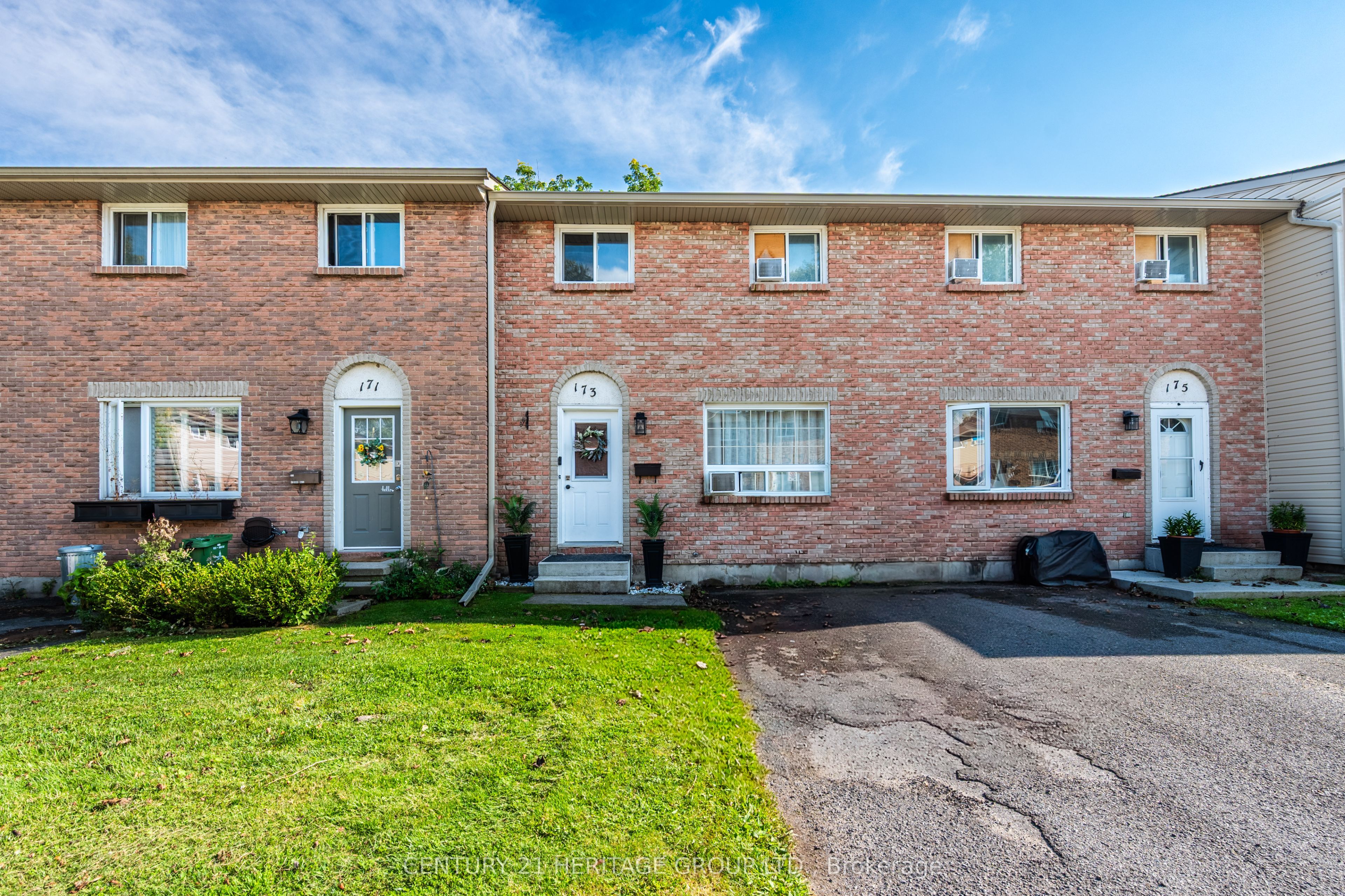 173 Rosemund Crescent, Kingston, ON K7M 6Z2 photo 2