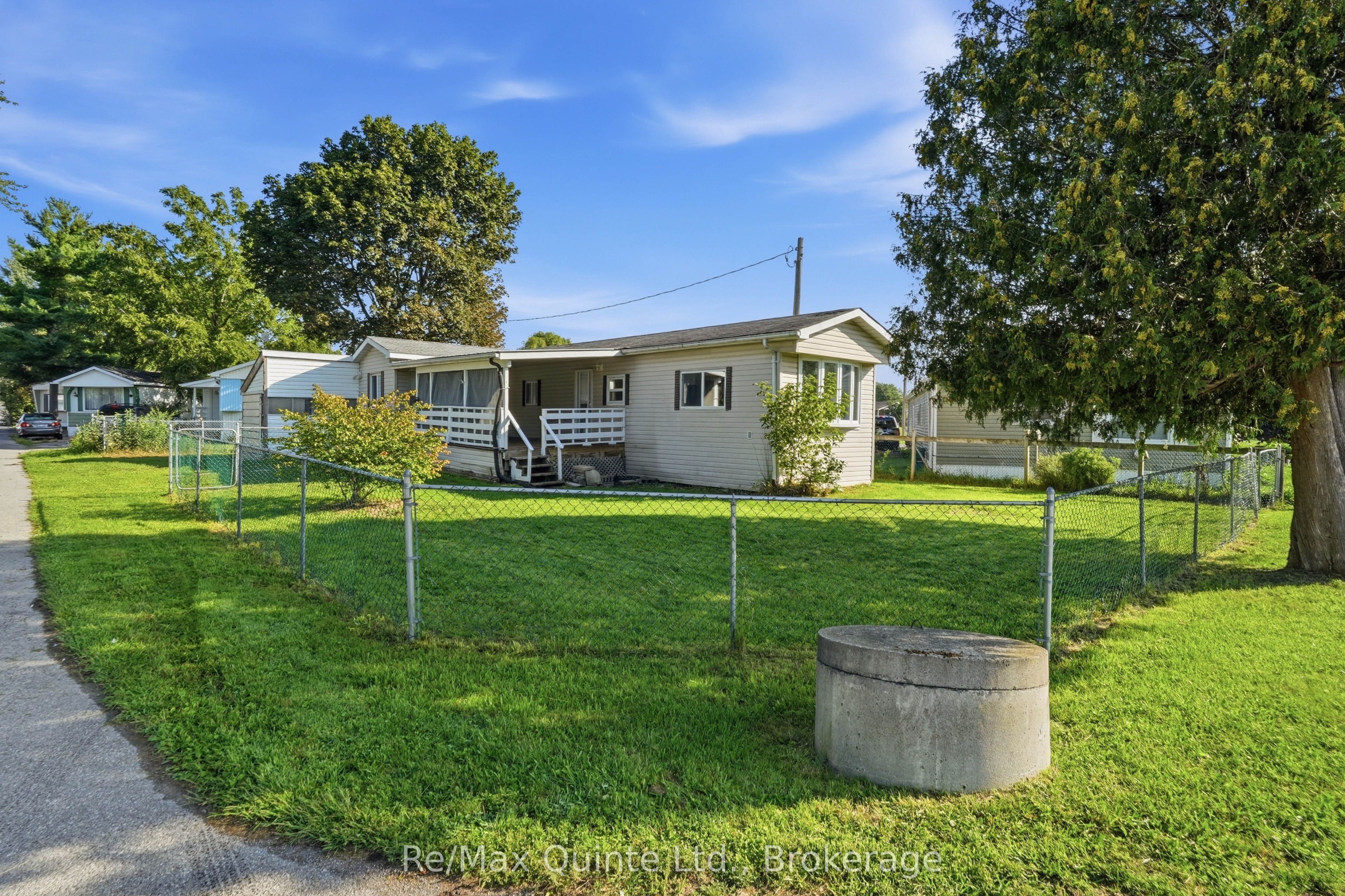 63 Whites Road 15, Quinte West, ON K8V 5P5 photo 2