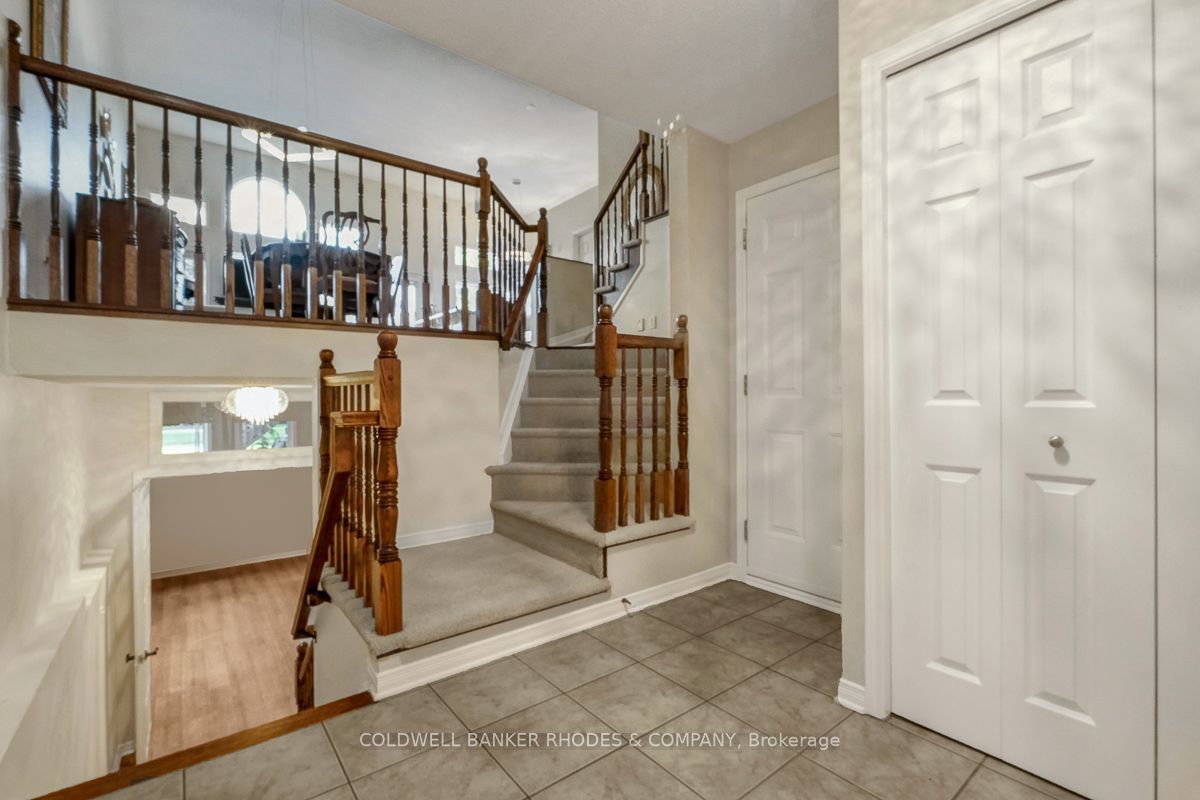 157 Gladeview Private, Blossom Park - Airport and Area, ON K1T 4C4 photo 4