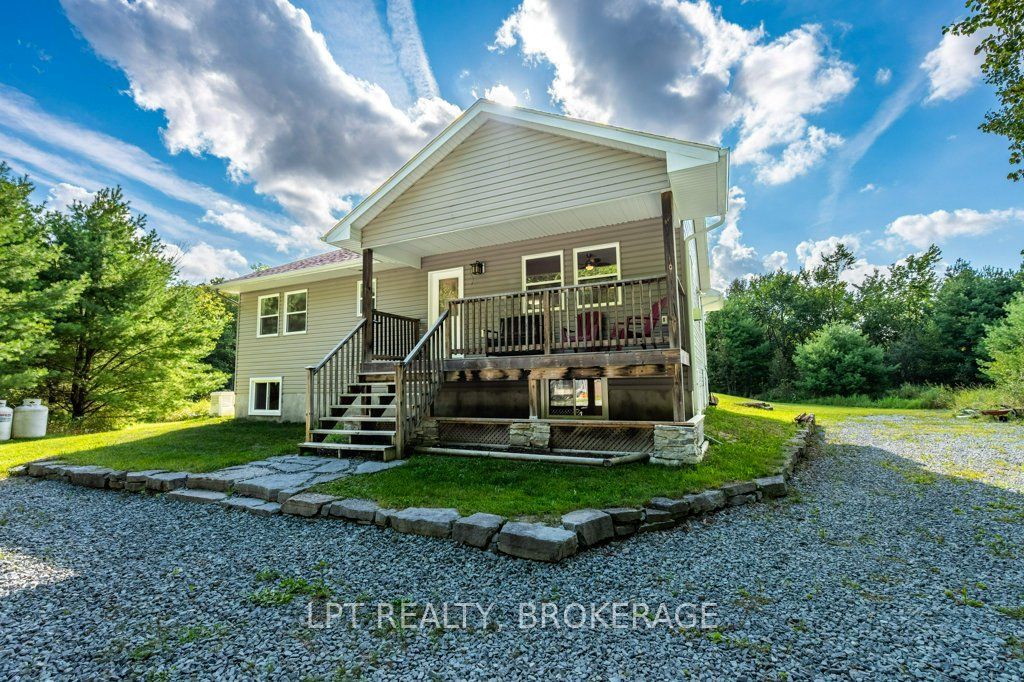 131 Leisure Point Road, Rideau Lakes, ON K0G 1X0
