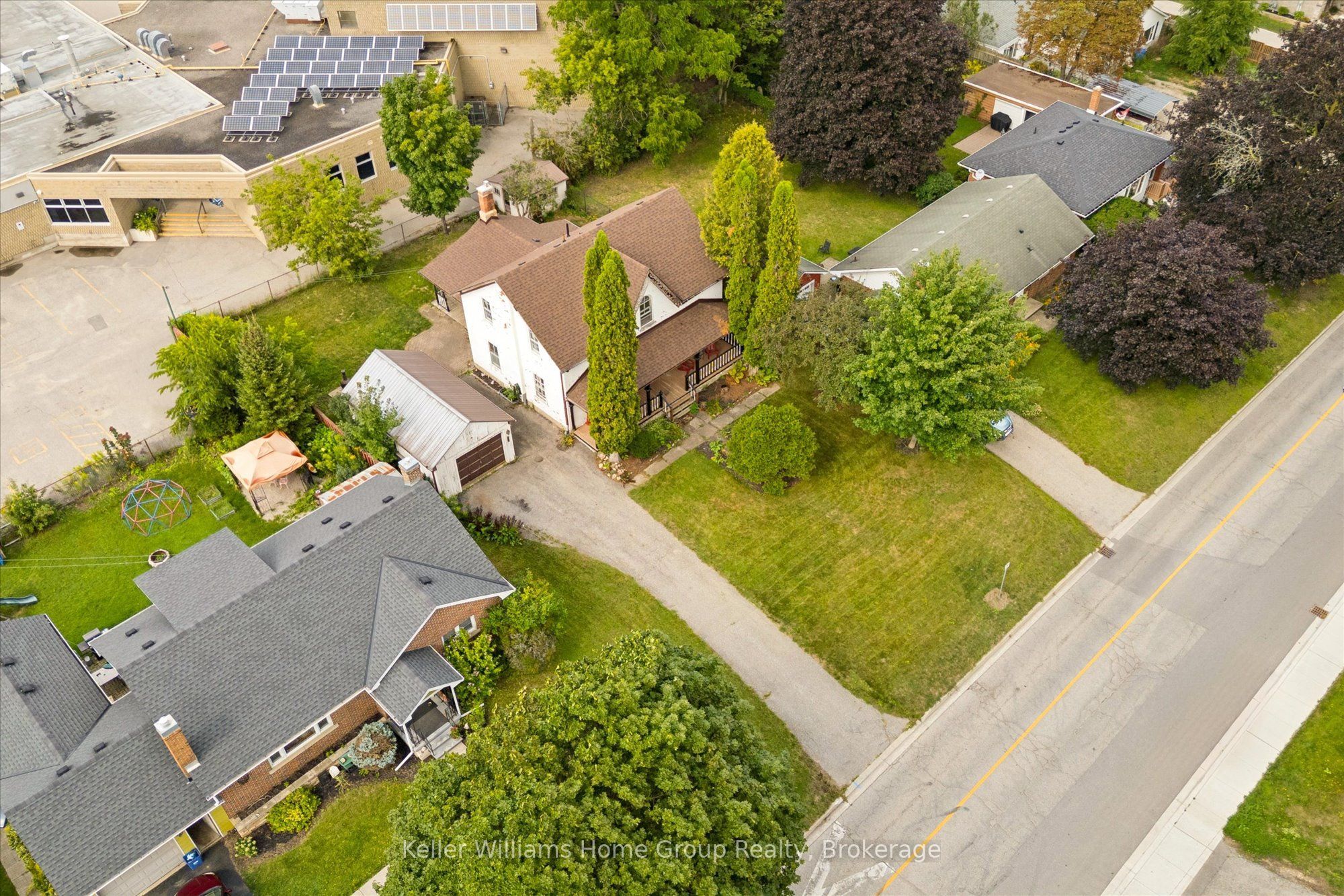 339 GARAFRAXA Street E, Centre Wellington, ON N1M 1E4 photo 2