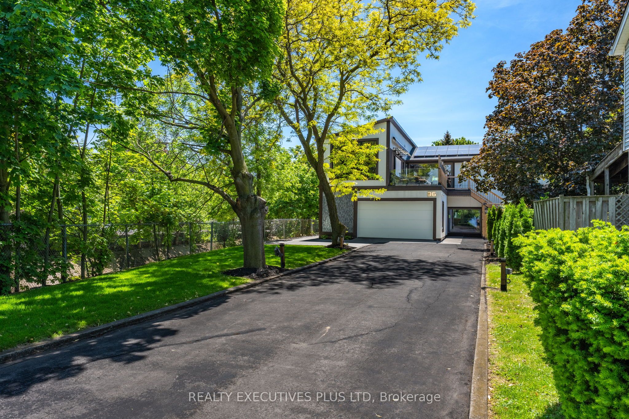 36 Lakeview Drive, Hamilton, ON L8E 4X2 photo 4