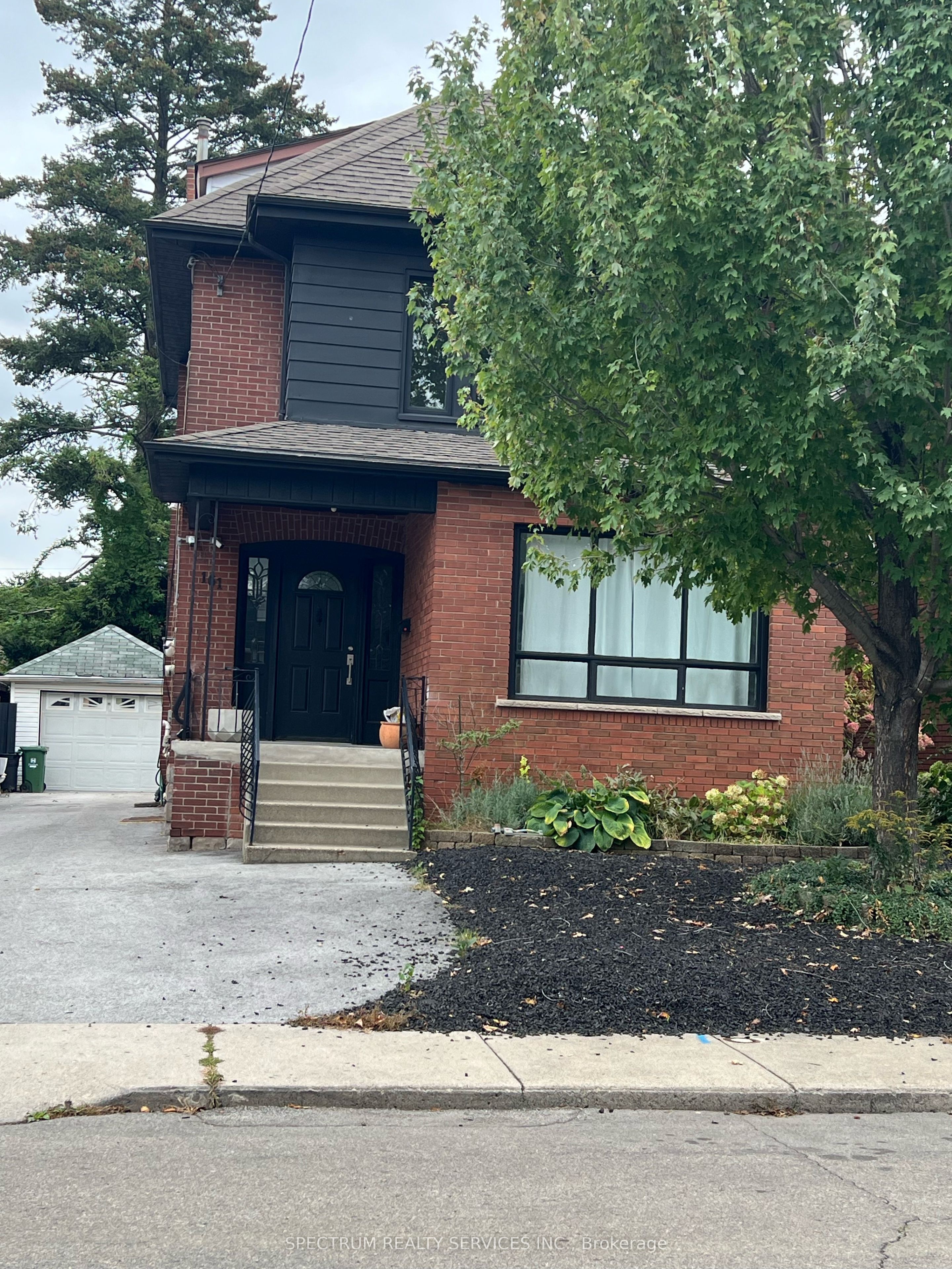 161 Rothsay Avenue, Hamilton, ON L8M 3G5