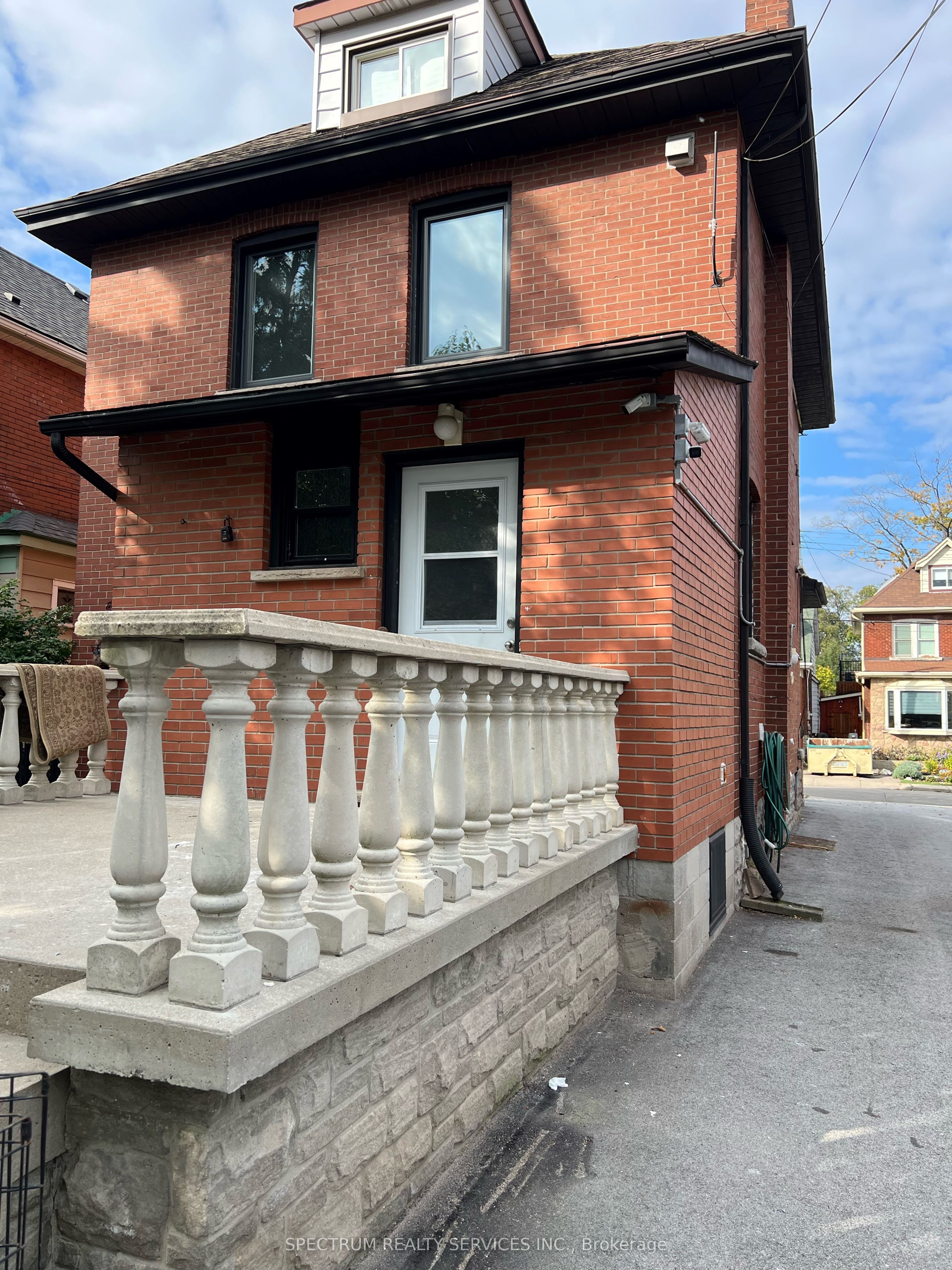161 Rothsay Avenue, Hamilton, ON L8M 3G5 photo 2