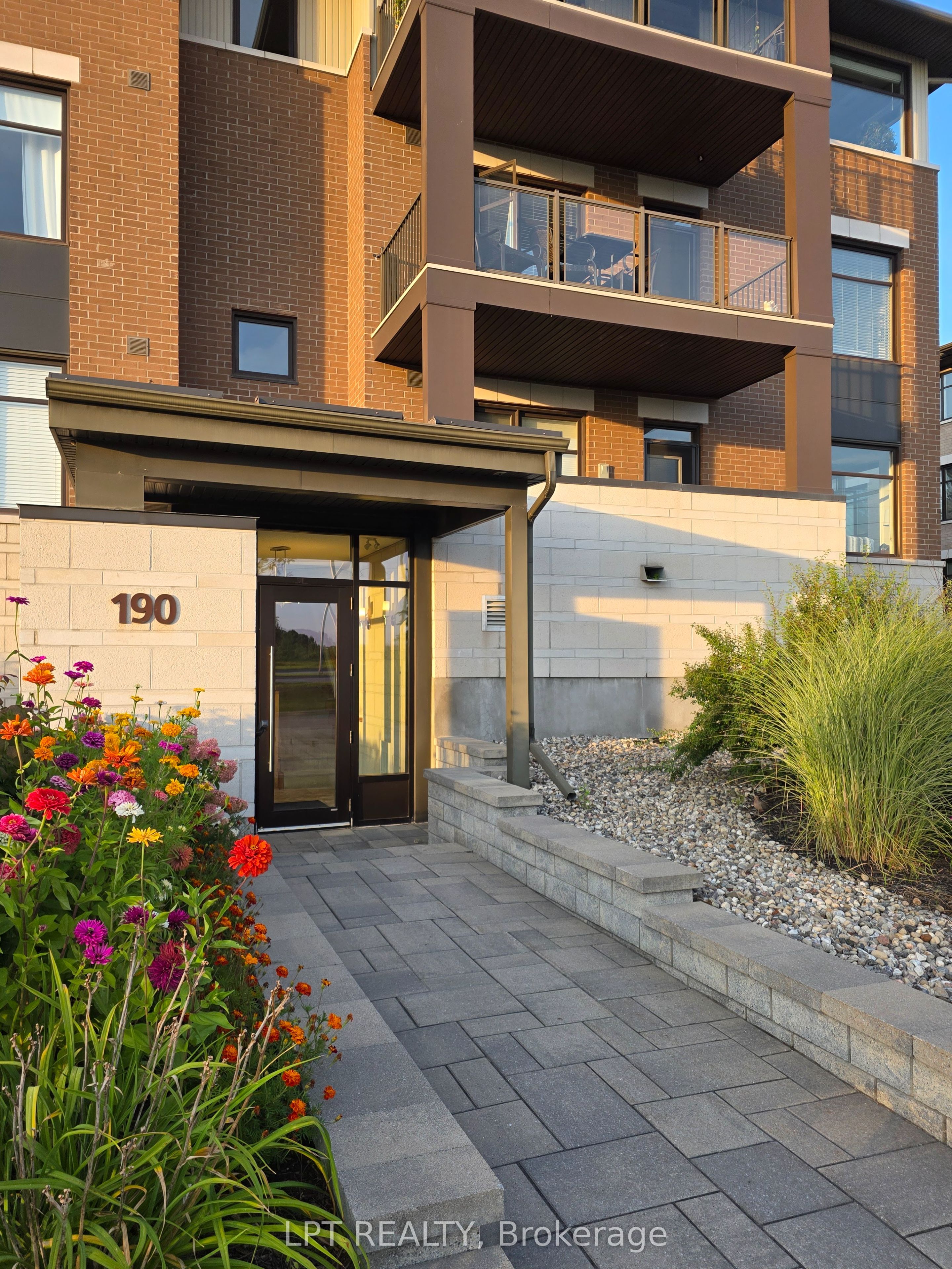 190 GUELPH Private 203, Kanata, ON K2T 0C3 photo 4