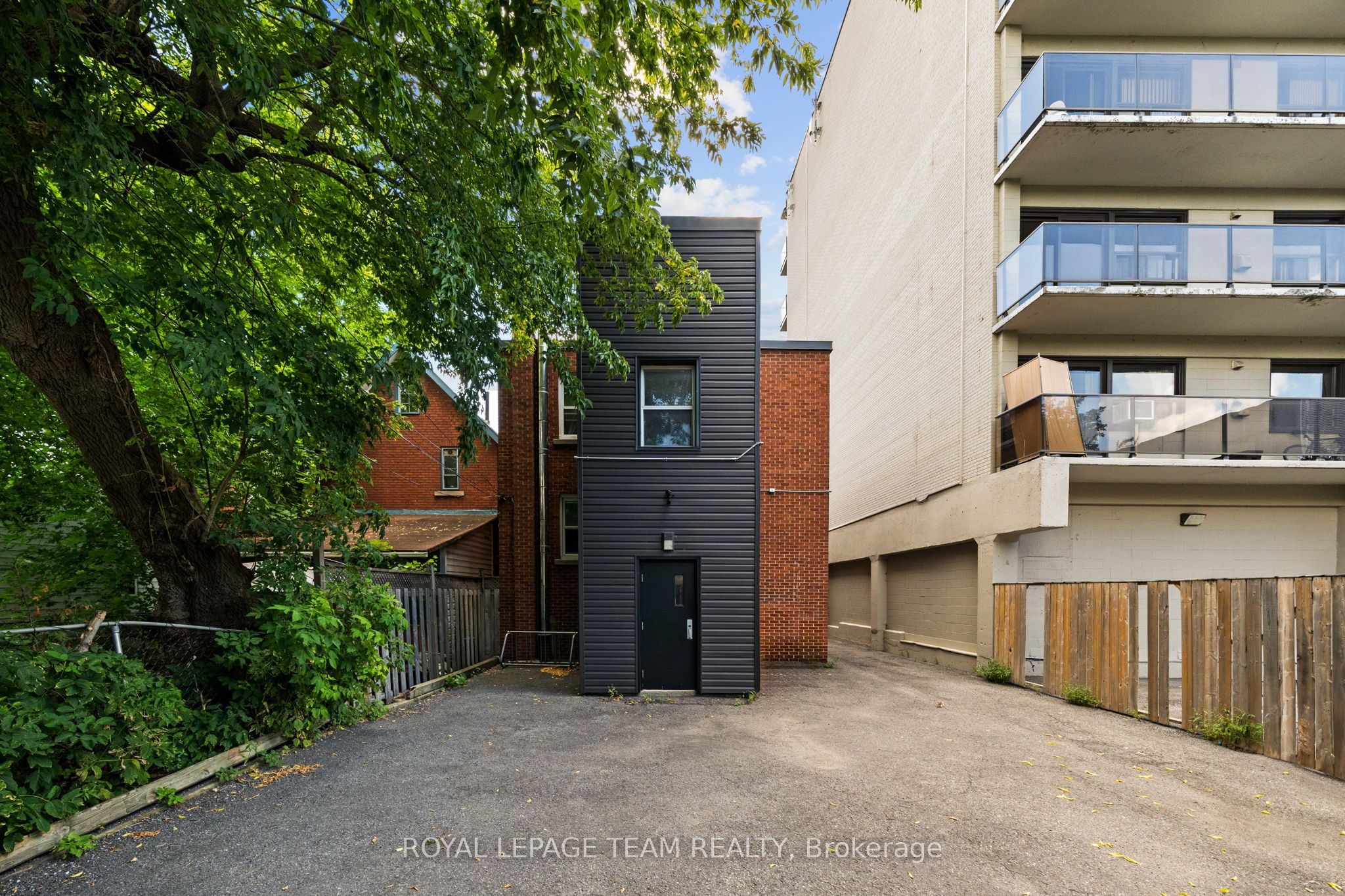 331 Flora Street, Ottawa Centre, ON K1R 5S1 photo 4