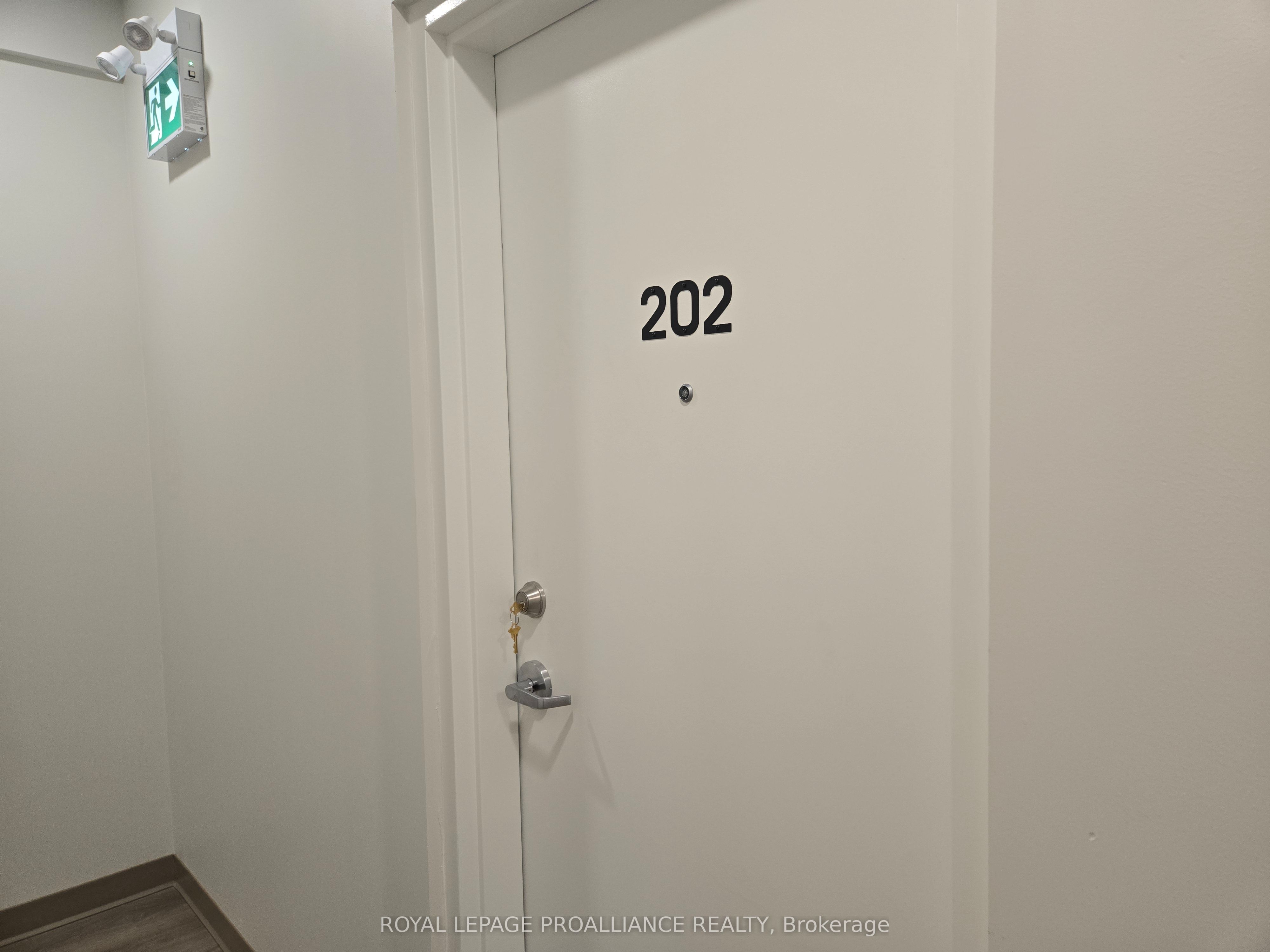 241 Front Street 202, Belleville, ON K8N 2Z6 photo 3