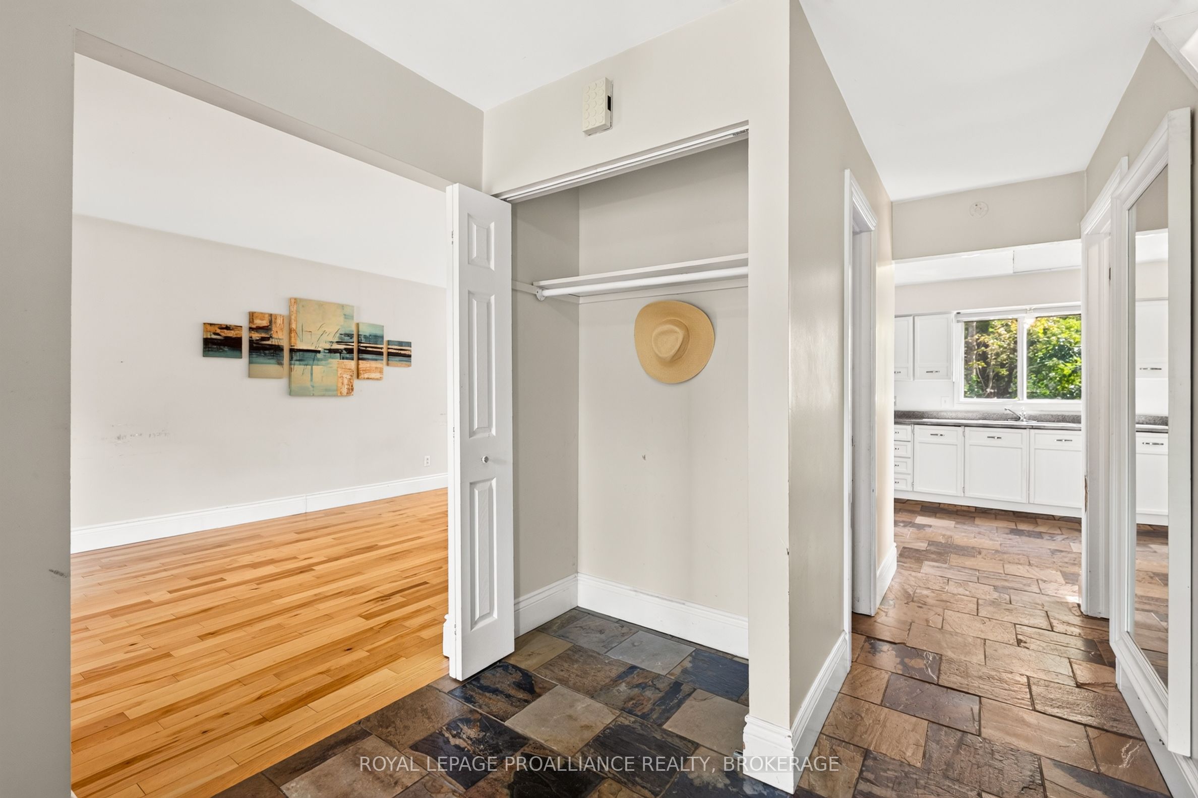 812 Lancaster Drive, Kingston, ON K7P 1P9 photo 5