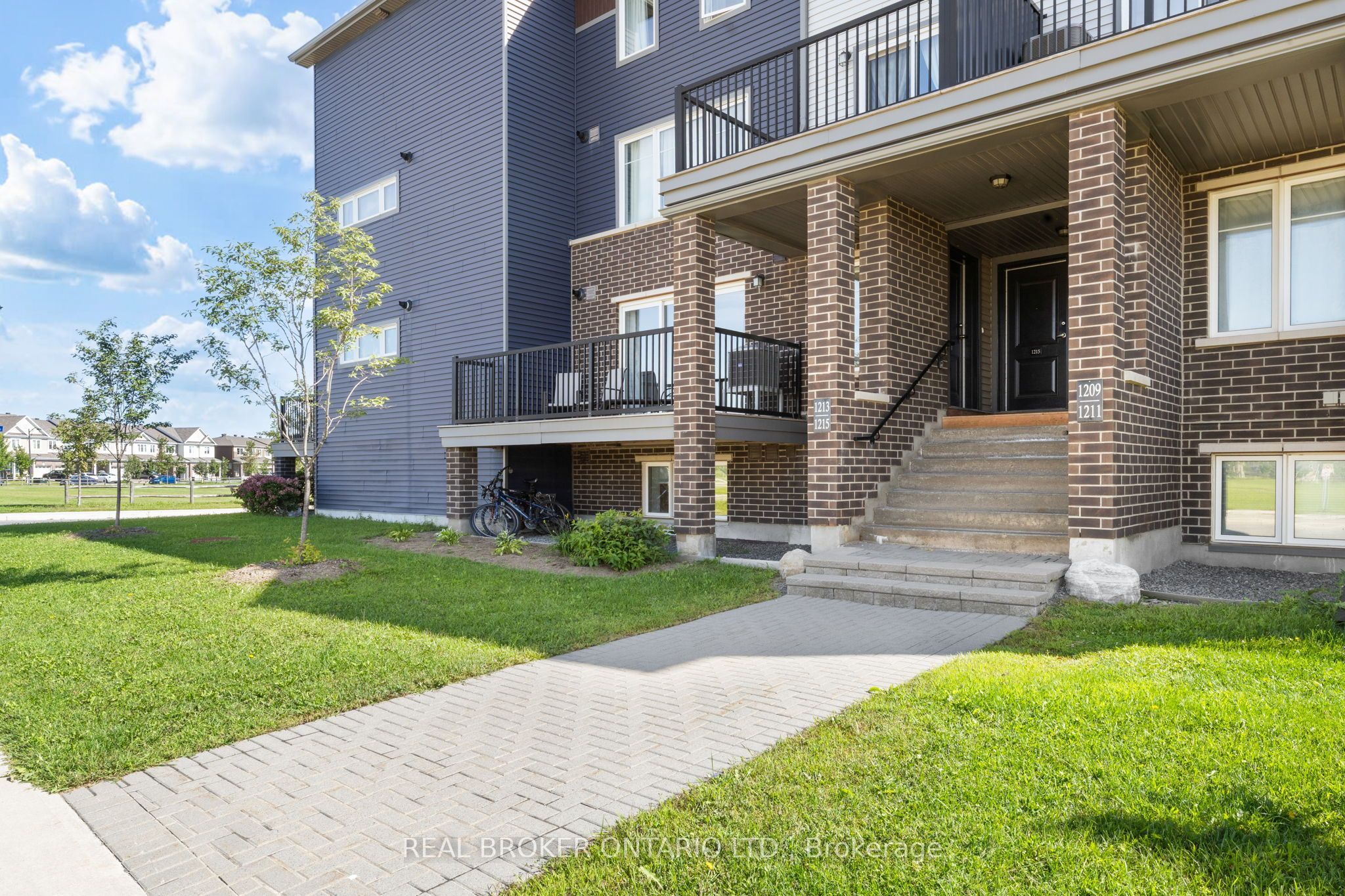 1213 Chapman Mills Drive 2, Barrhaven, ON K2J 6R5 photo 3