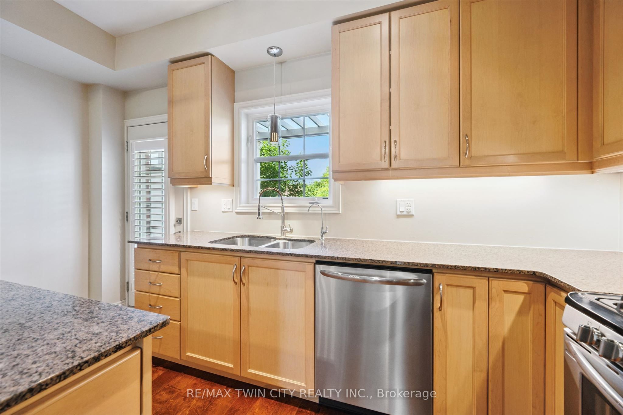 4 Cheltenham Mews, Kitchener, ON N2H 0B2 photo 5