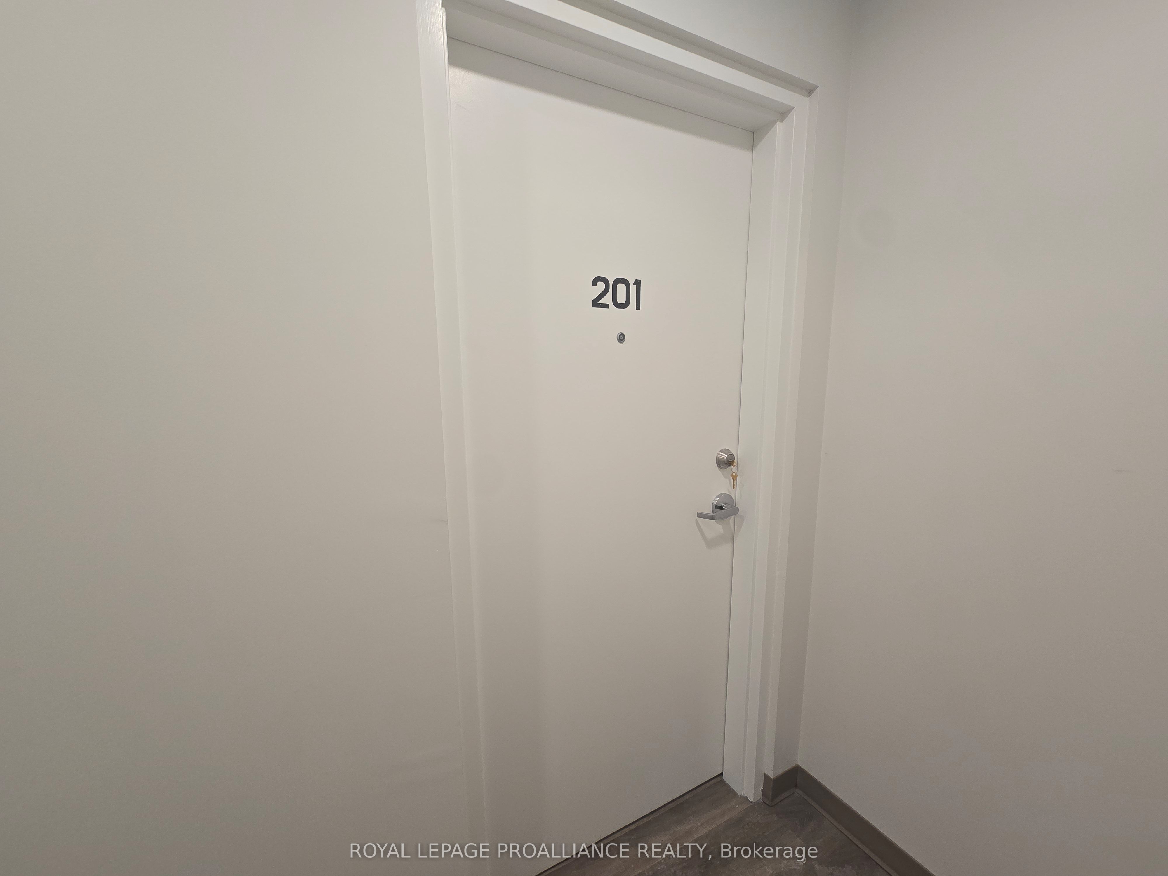241 Front Street 201, Belleville, ON K8N 2Z6 photo 3