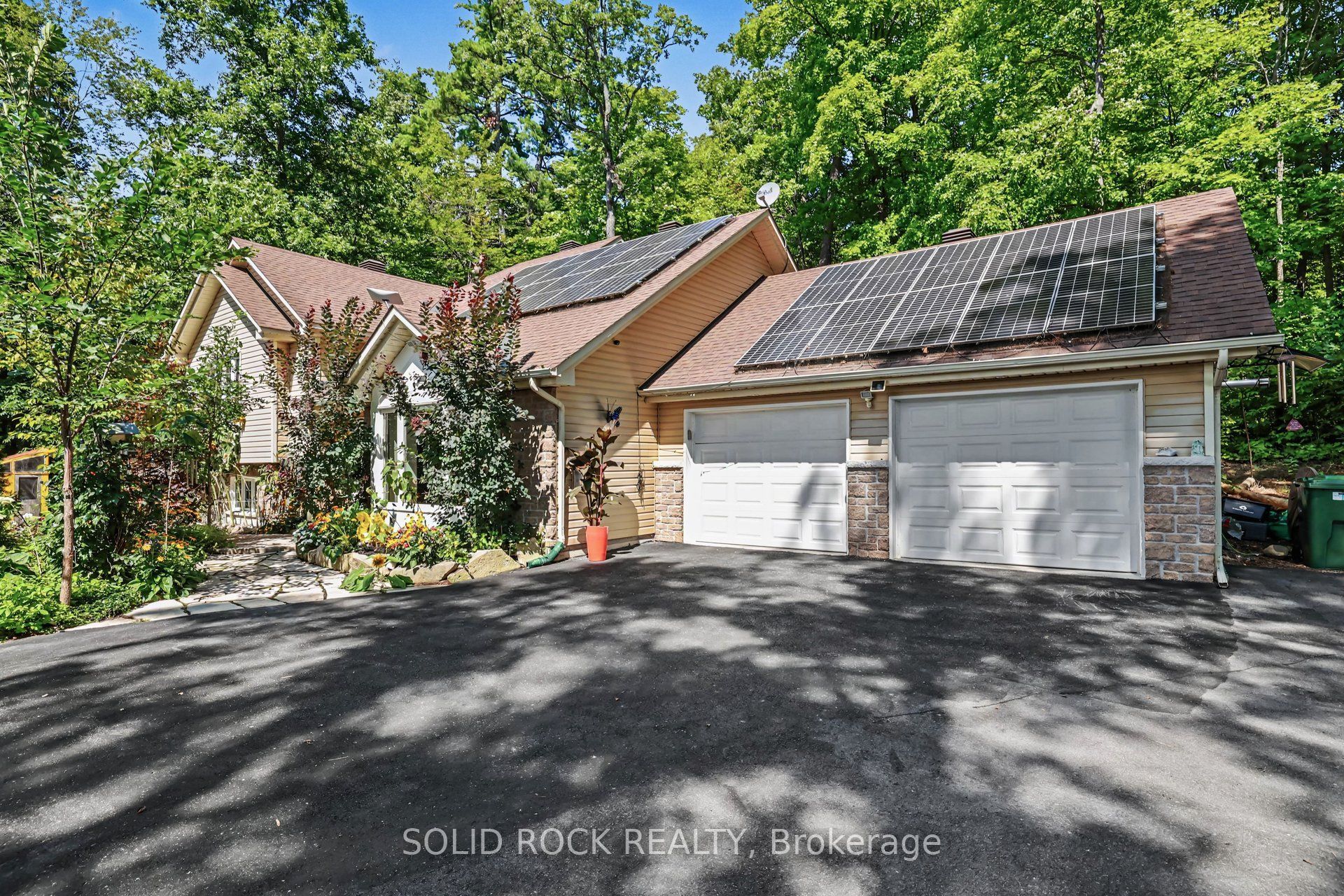 712 Flat Rapids Road, McNab/Braeside, ON K7S 3G8 photo 2