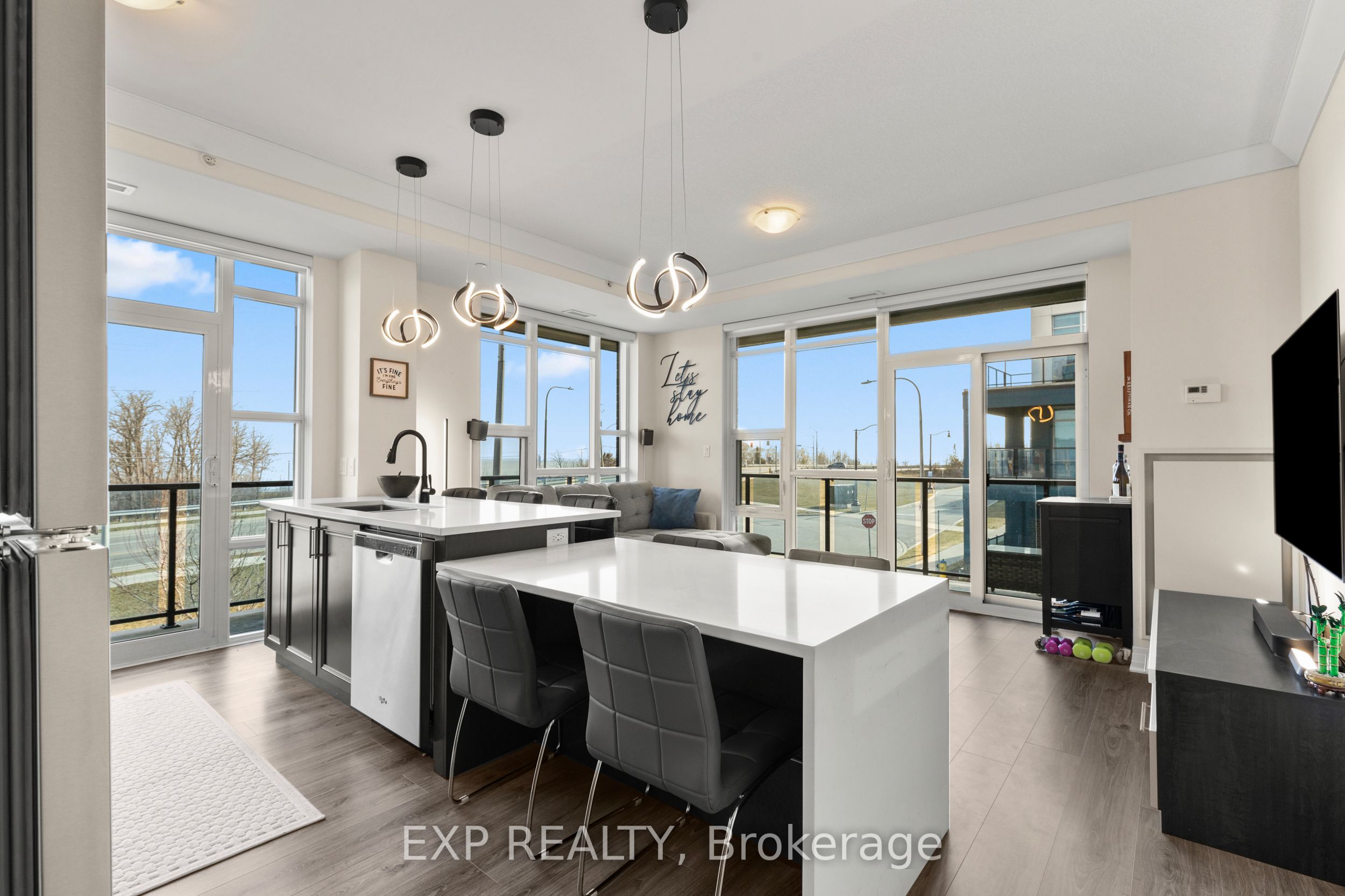 10 Concord Place 209, Grimsby, ON L3M 0G6