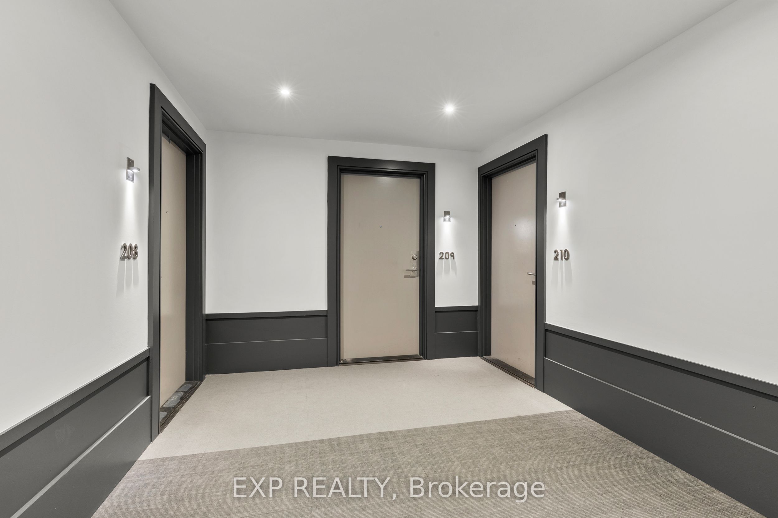 10 Concord Place 209, Grimsby, ON L3M 0G6 photo 3