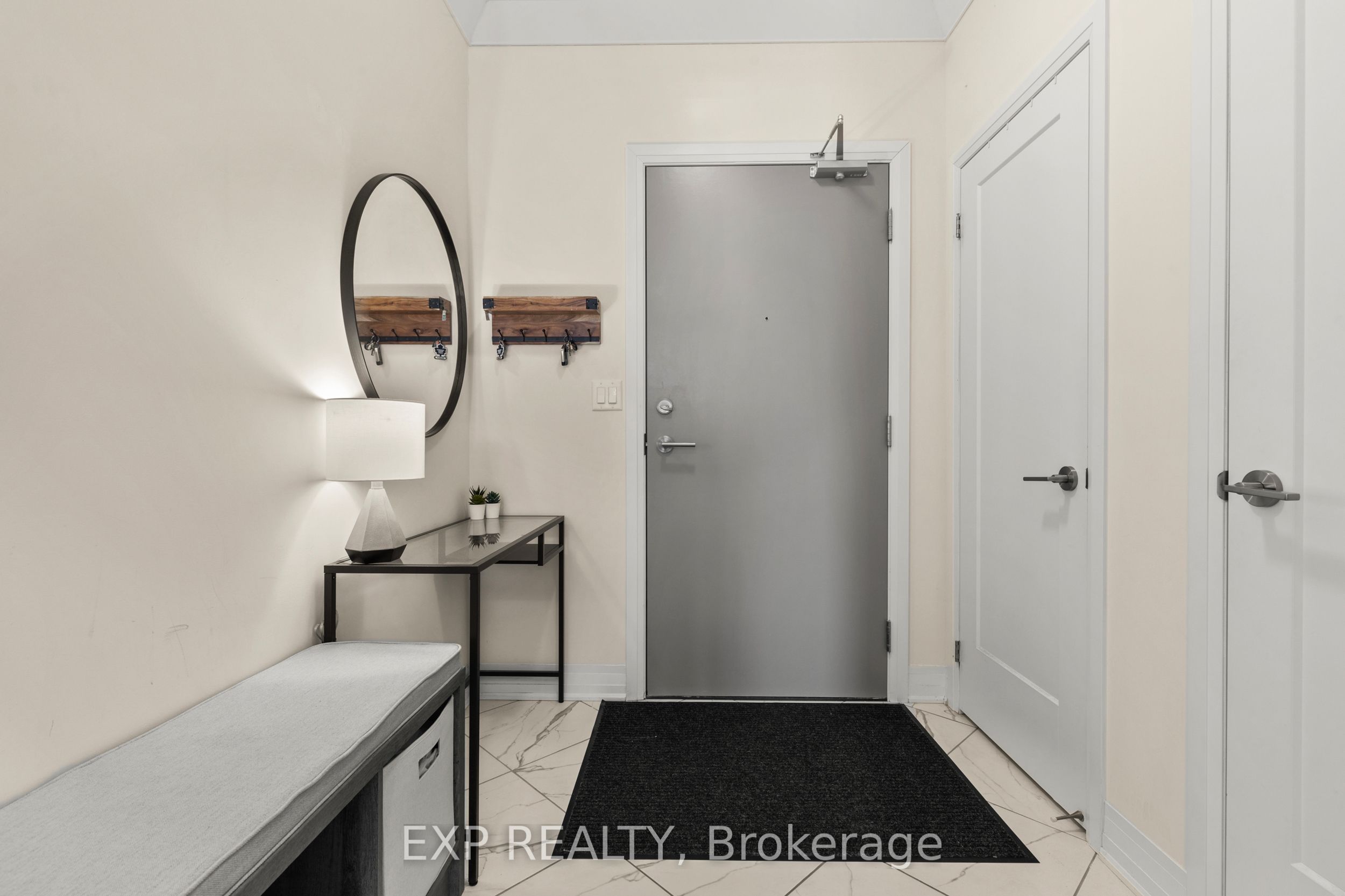 10 Concord Place 209, Grimsby, ON L3M 0G6 photo 4