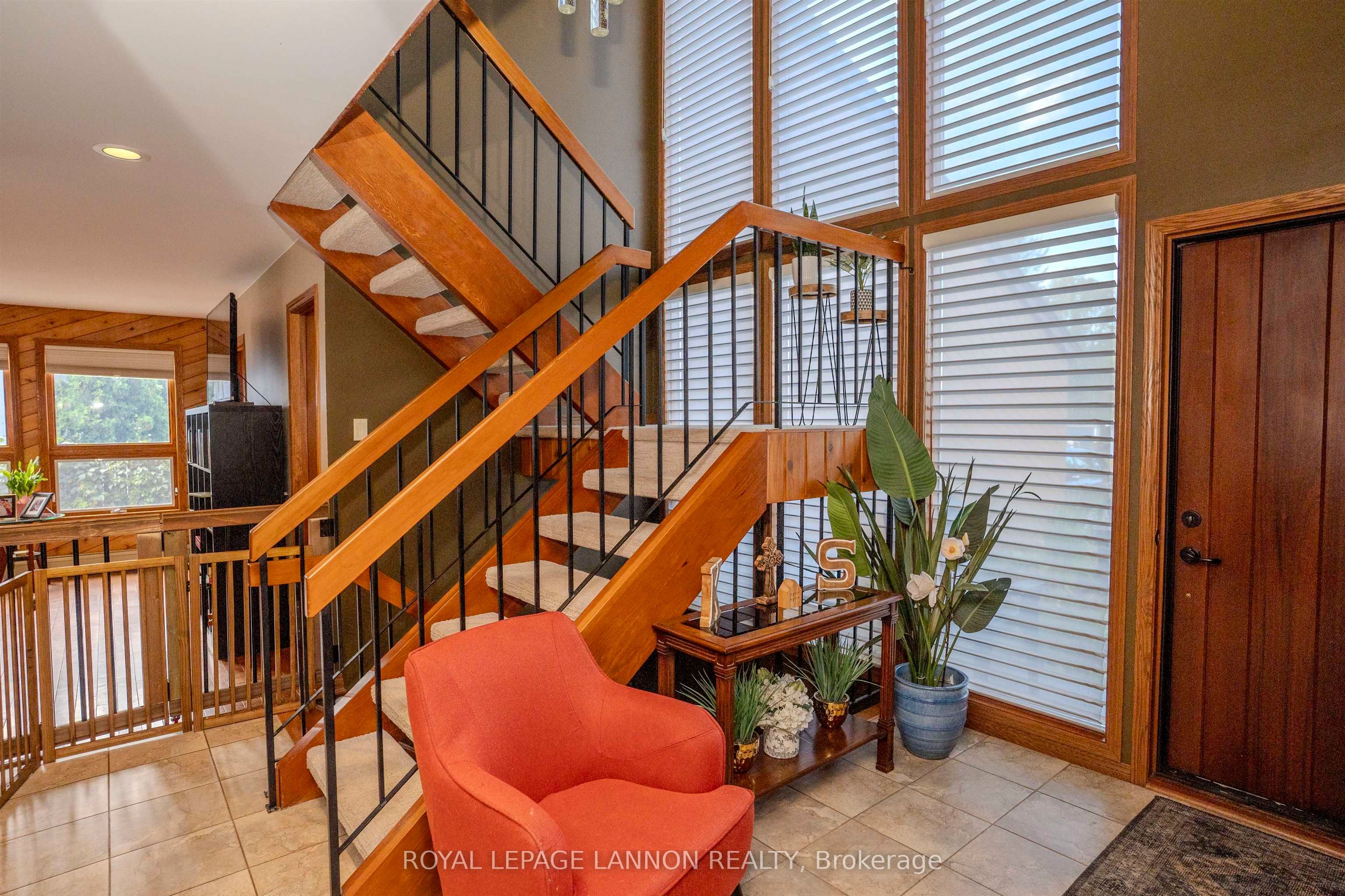 1702 Glenwood Crescent, Thunder Bay, ON P7K 1N3 photo 2