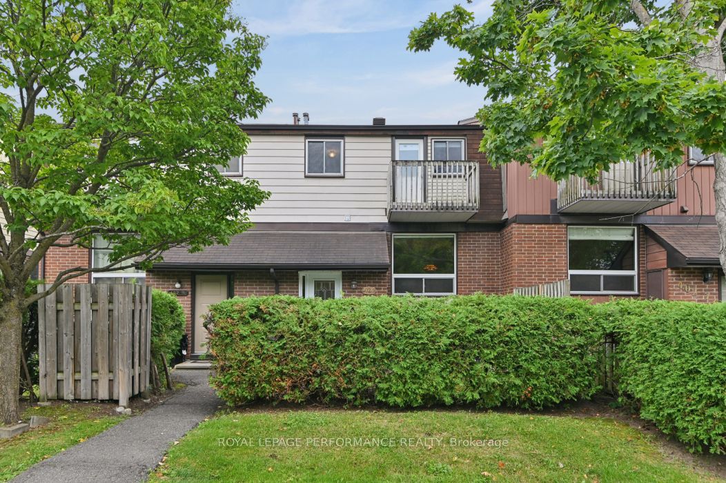 402 Montfort Street 9, Vanier and Kingsview Park, ON K1L 8G7 photo 2